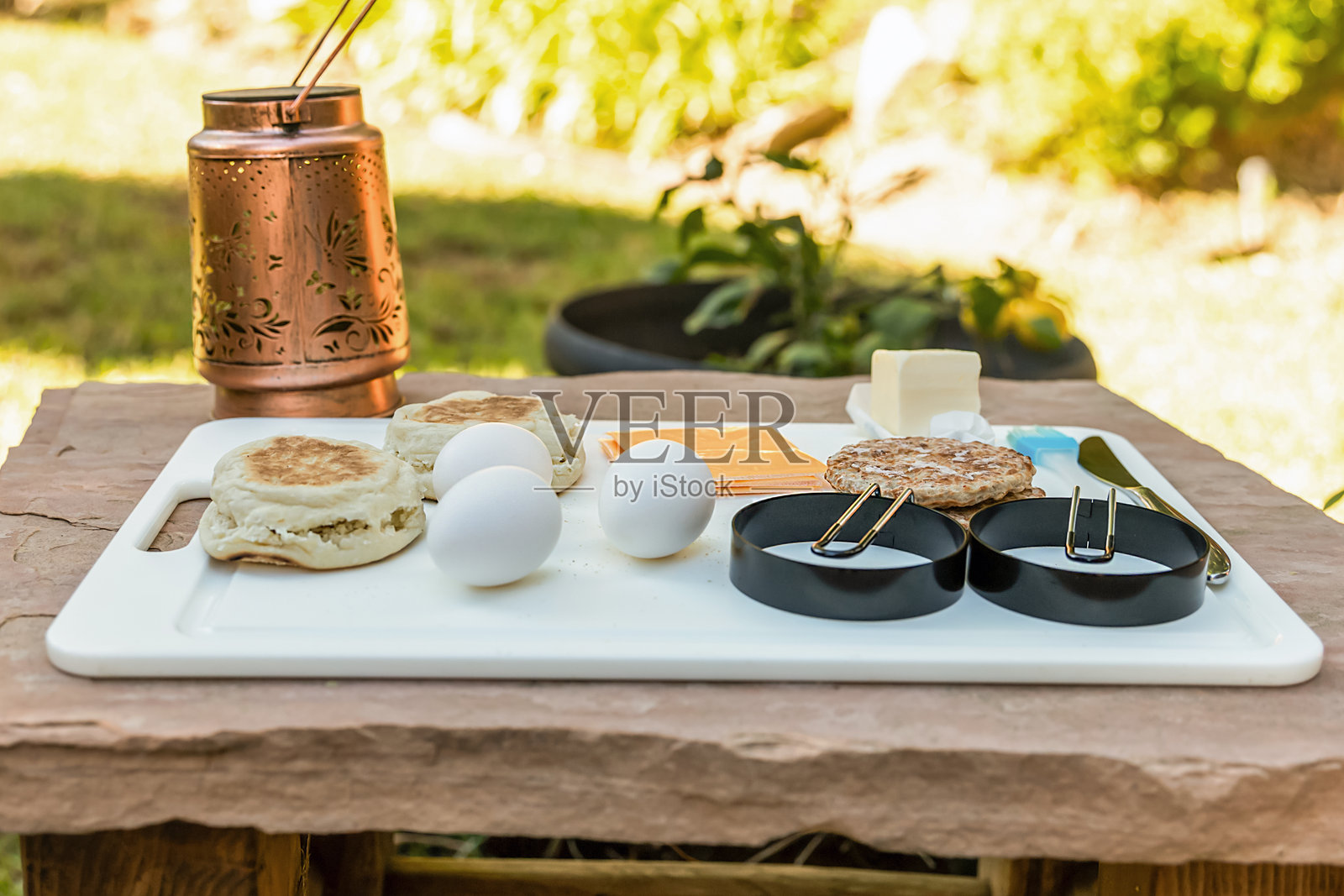 户外烹饪的鸡蛋早餐食材照片摄影图片