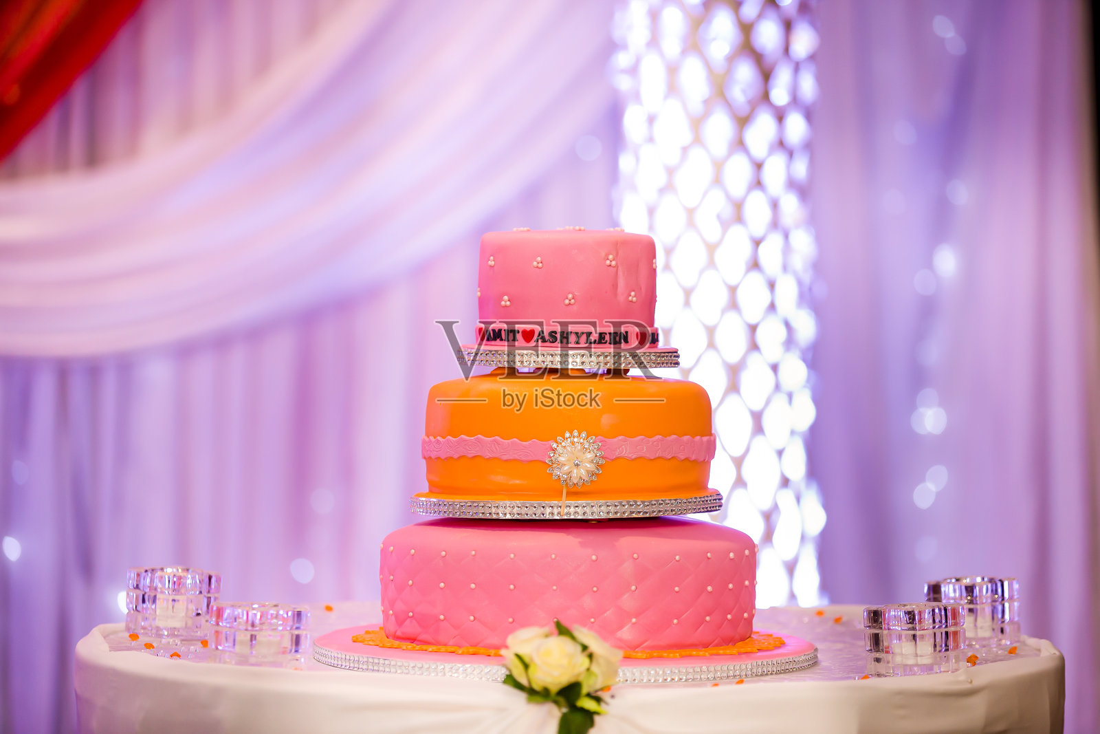 美丽多彩的婚礼蛋糕特写照片摄影图片