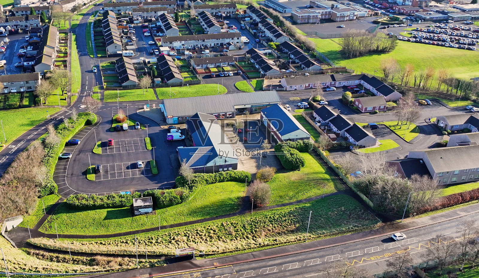 北爱尔兰安trim郡巴利梅纳的SPAR Dunclug和The Taste House的鸟瞰图 2025年02月03日照片摄影图片