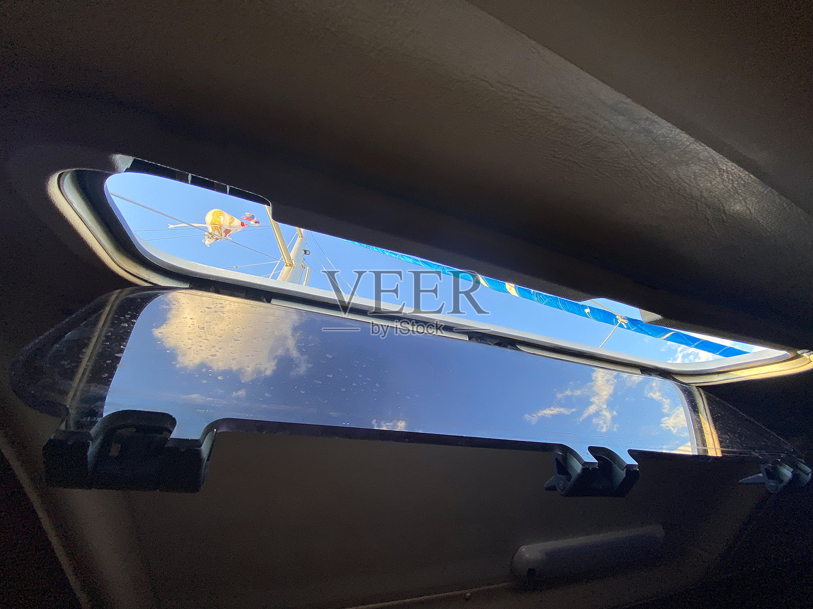 早上好，船上。照片摄影图片