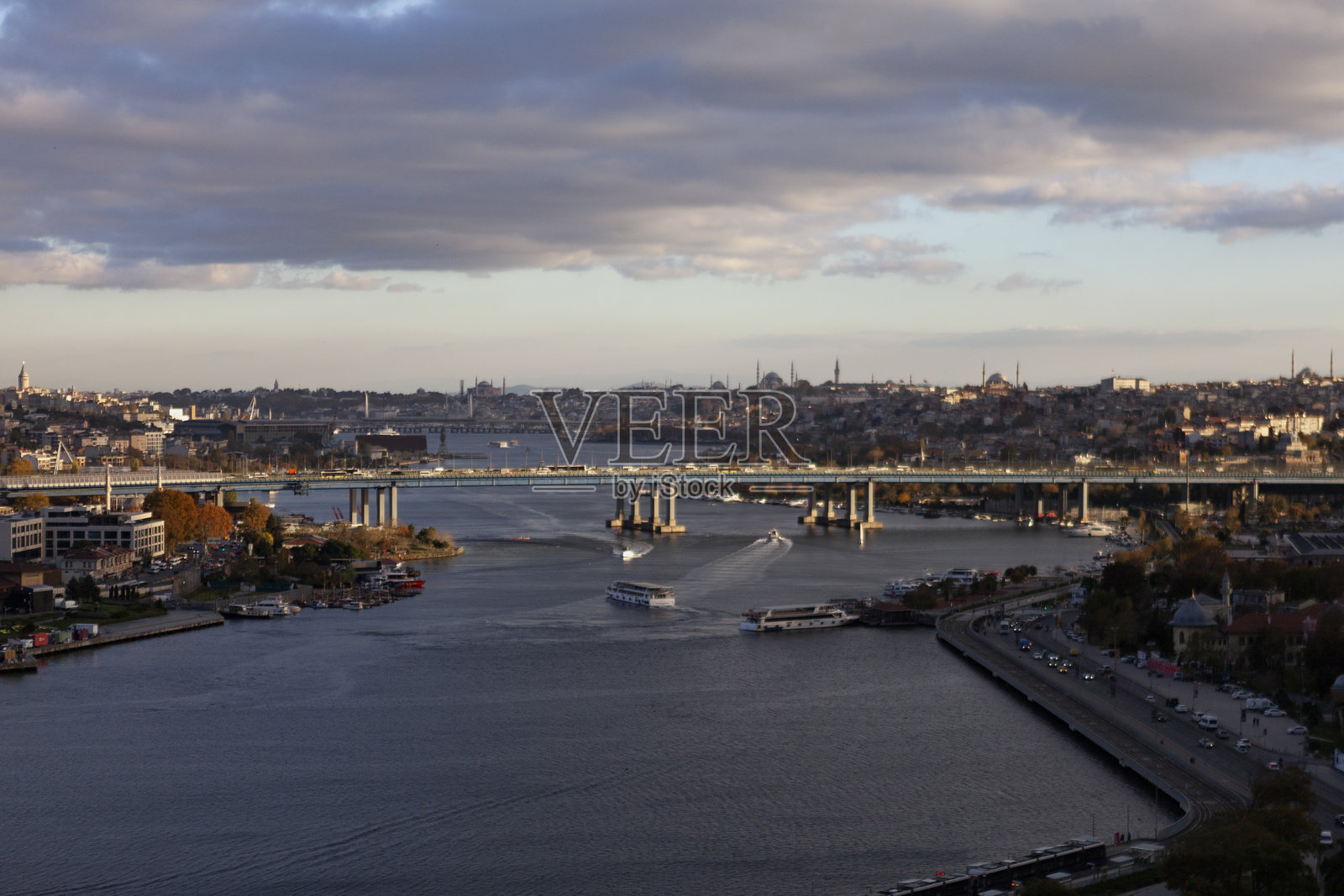伊斯坦布尔金角湾的鸟瞰图照片摄影图片