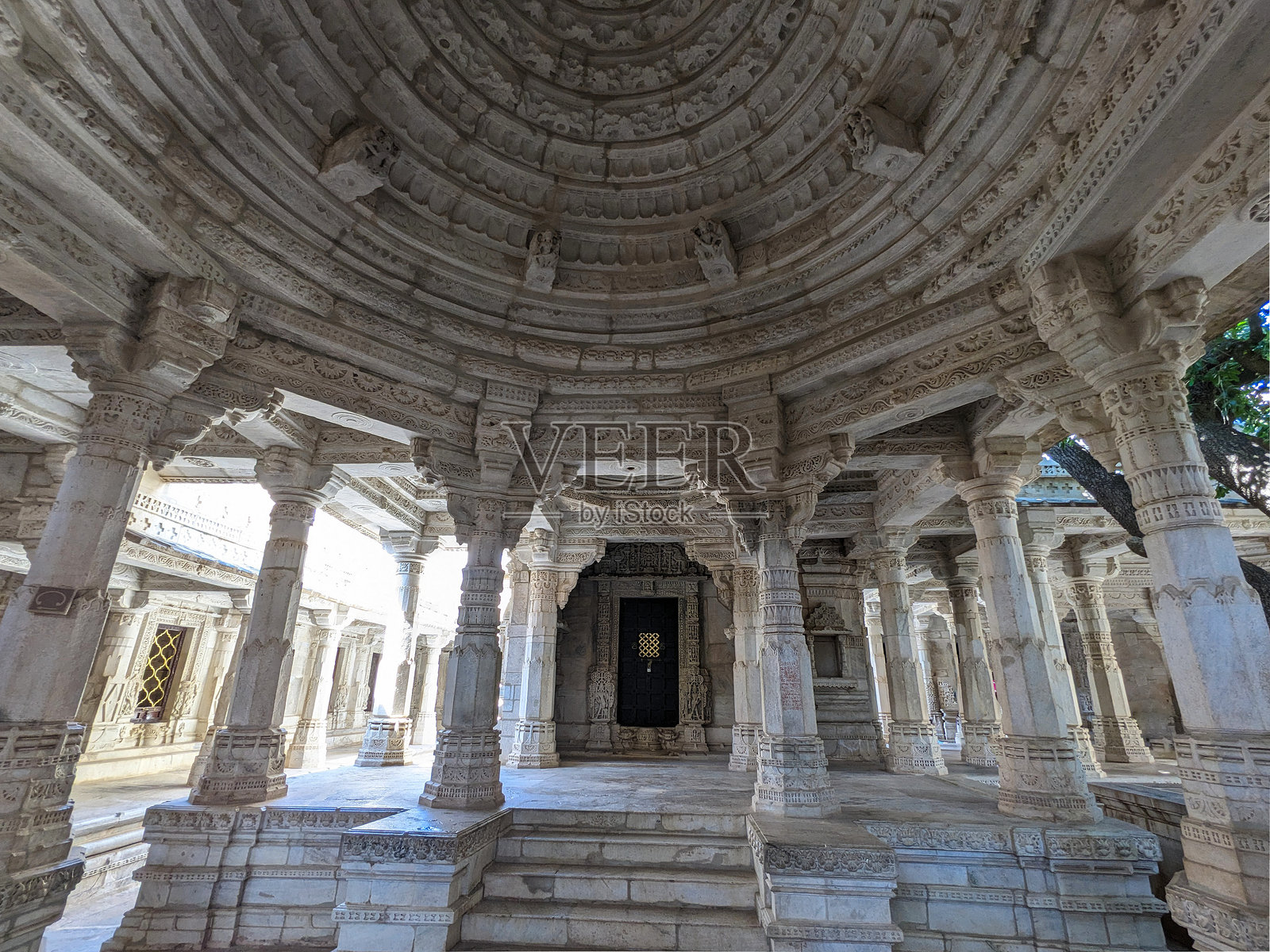 印度乌代布尔附近需要数十年才能完成的惊人石雕作品照片摄影图片