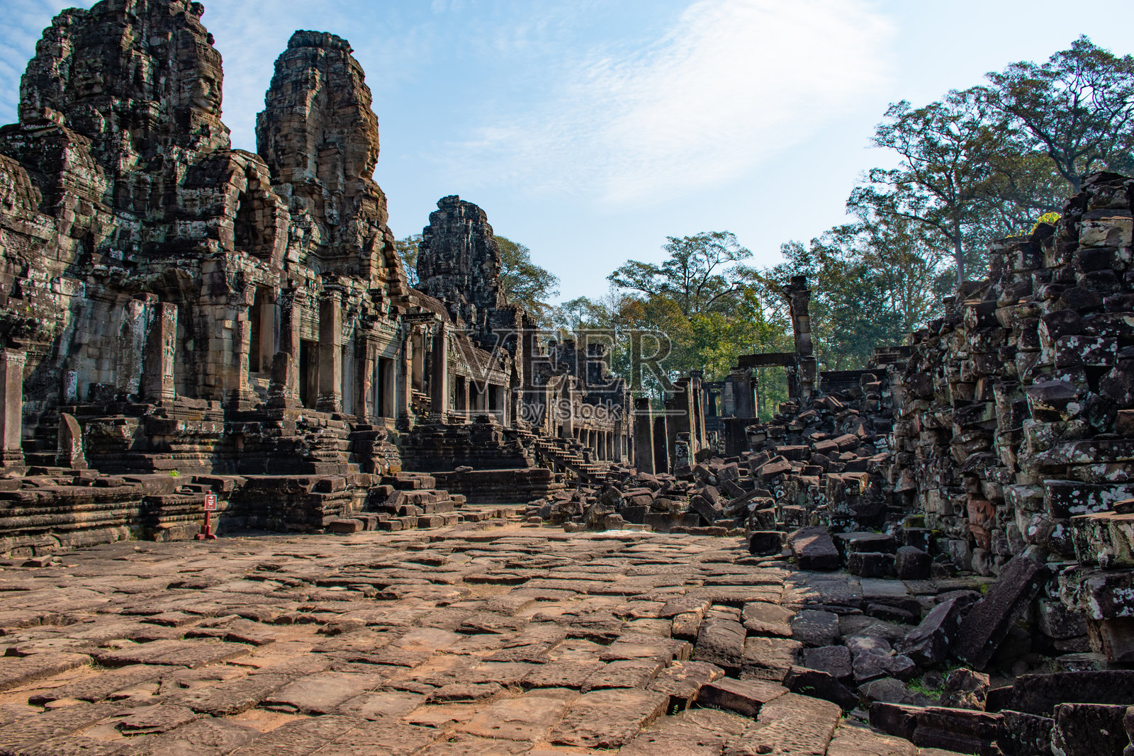 探索巴戎寺考古遗址。照片摄影图片