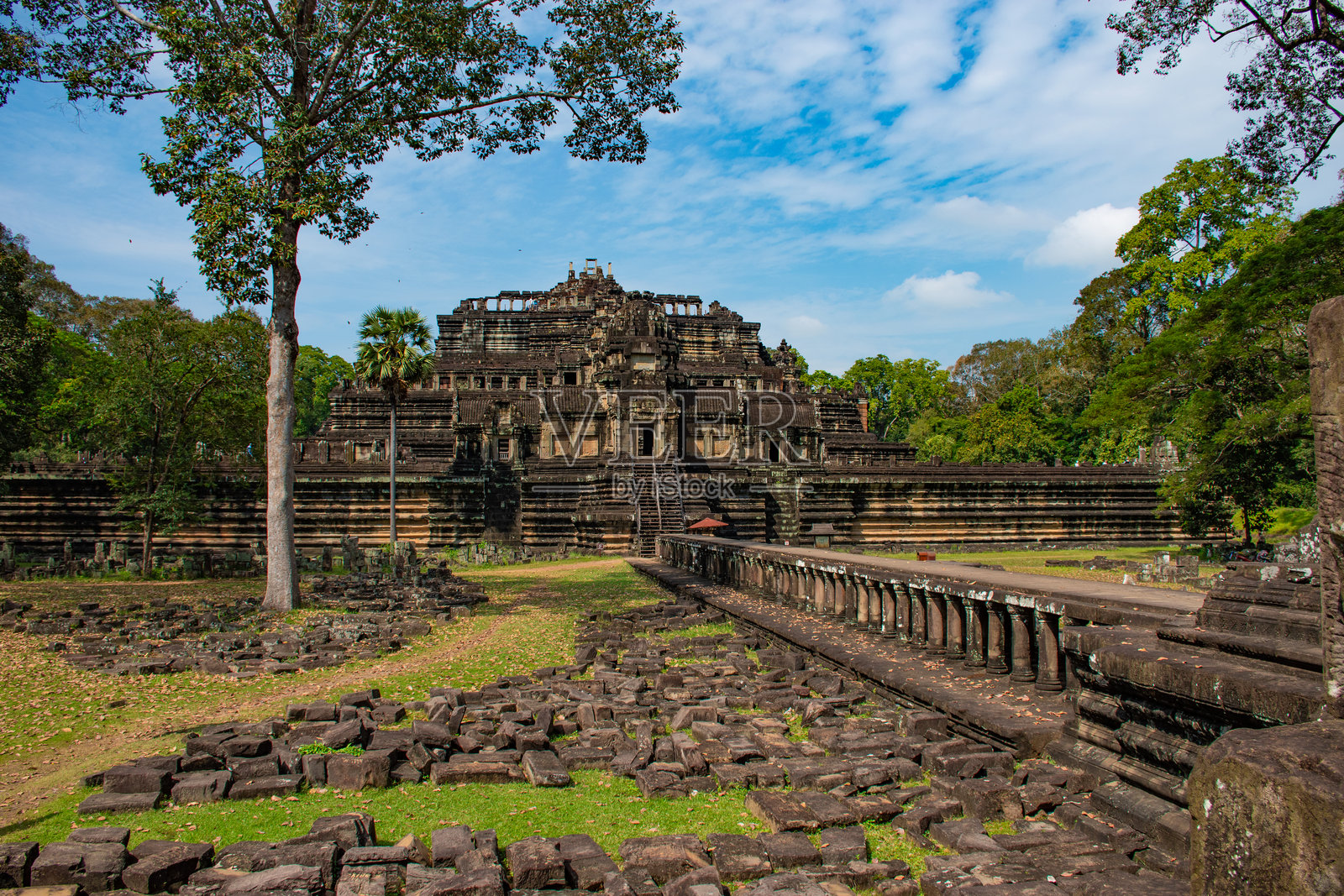 探索巴戎寺考古遗址。照片摄影图片