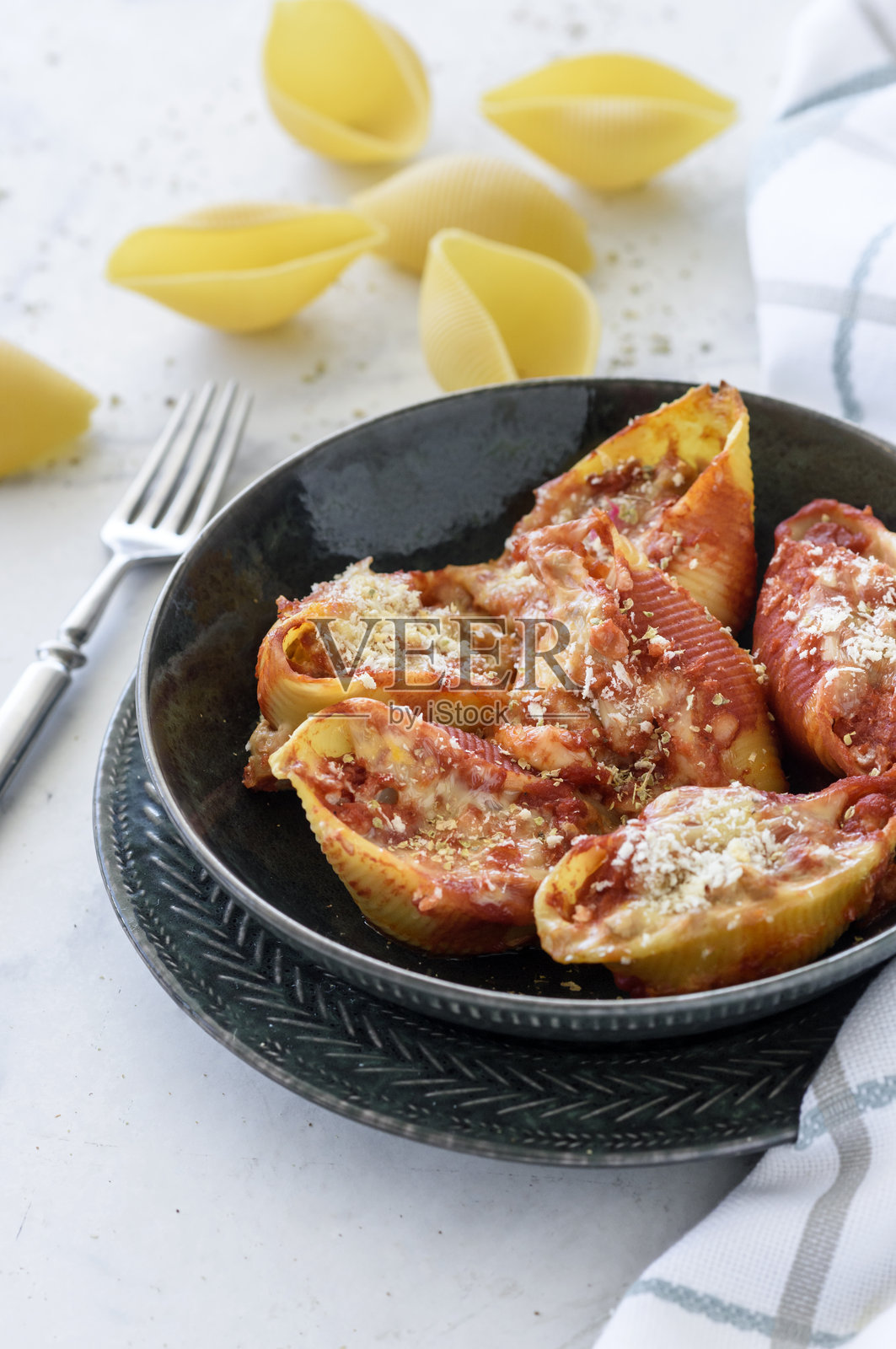 填馅意大利面壳照片摄影图片