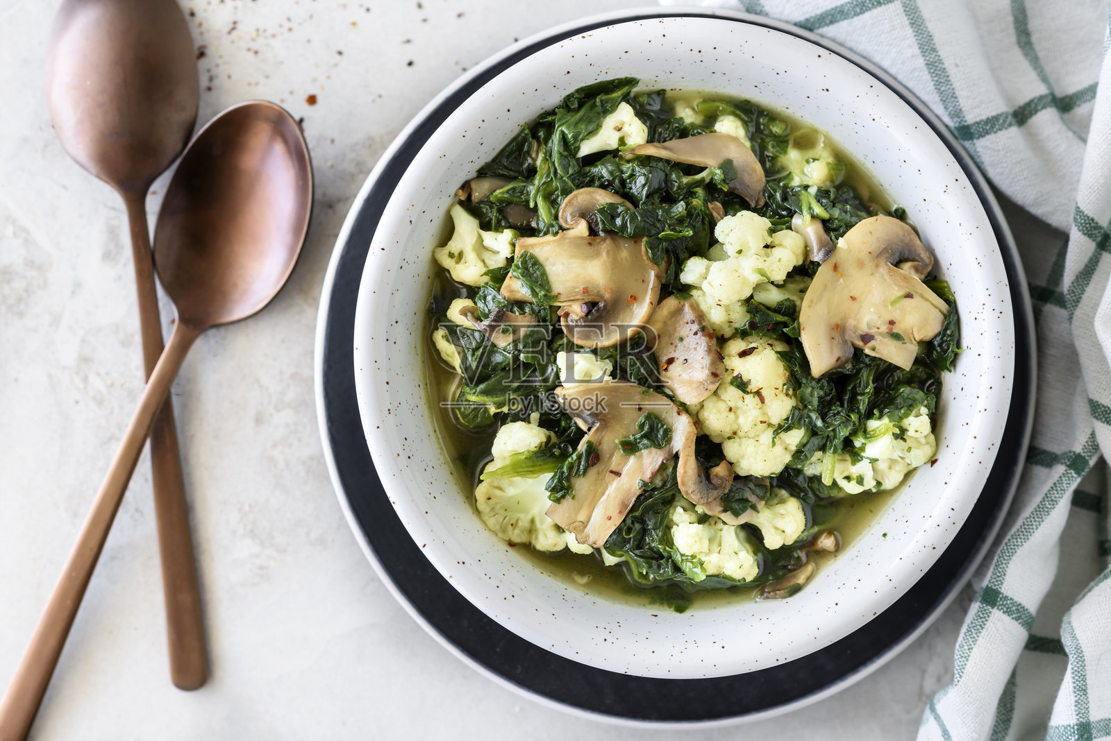 蘑菇菠菜花椰菜米饭照片摄影图片