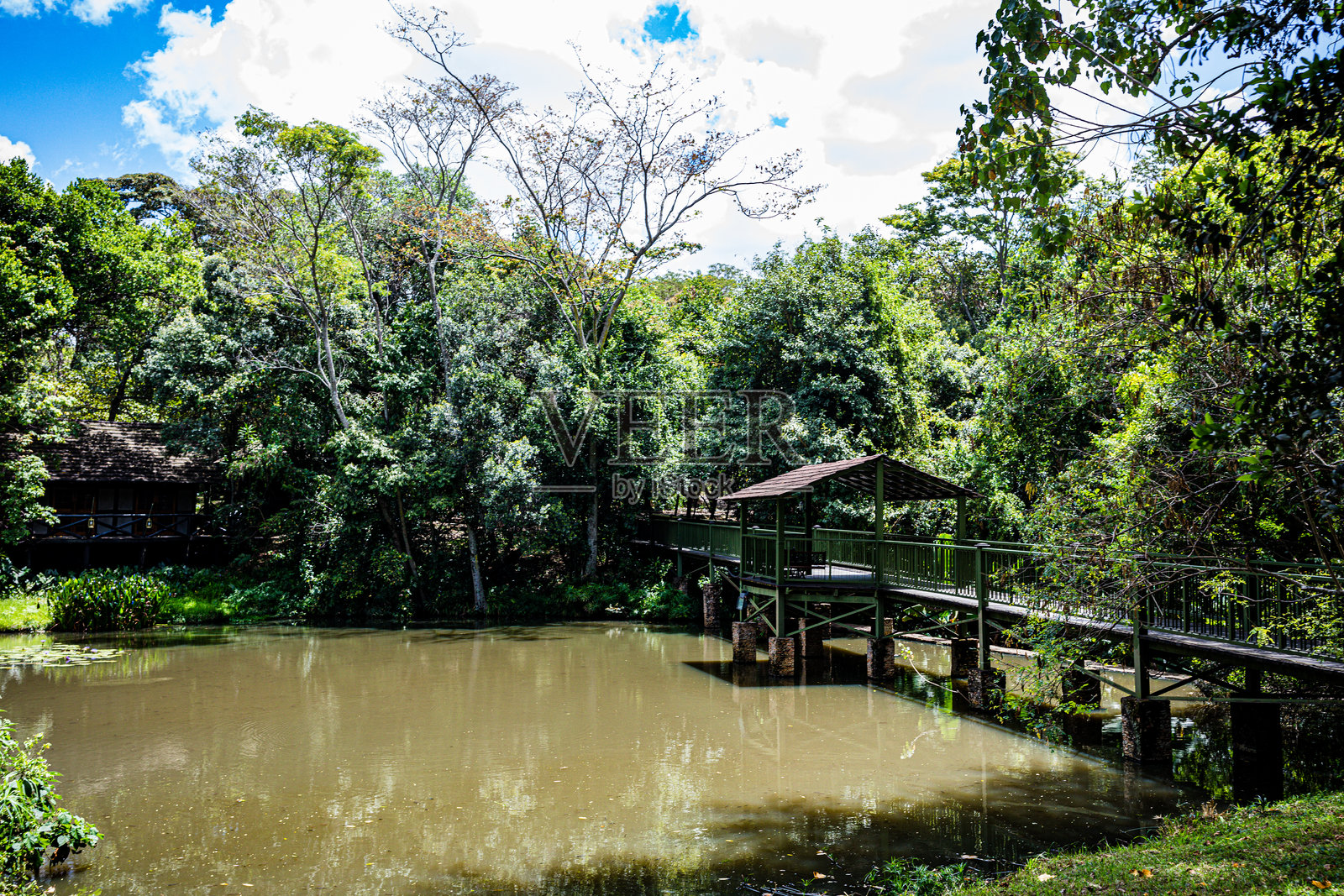 肯尼亚萨罗瓦玛拉野生动物营地狩猎旅馆照片摄影图片