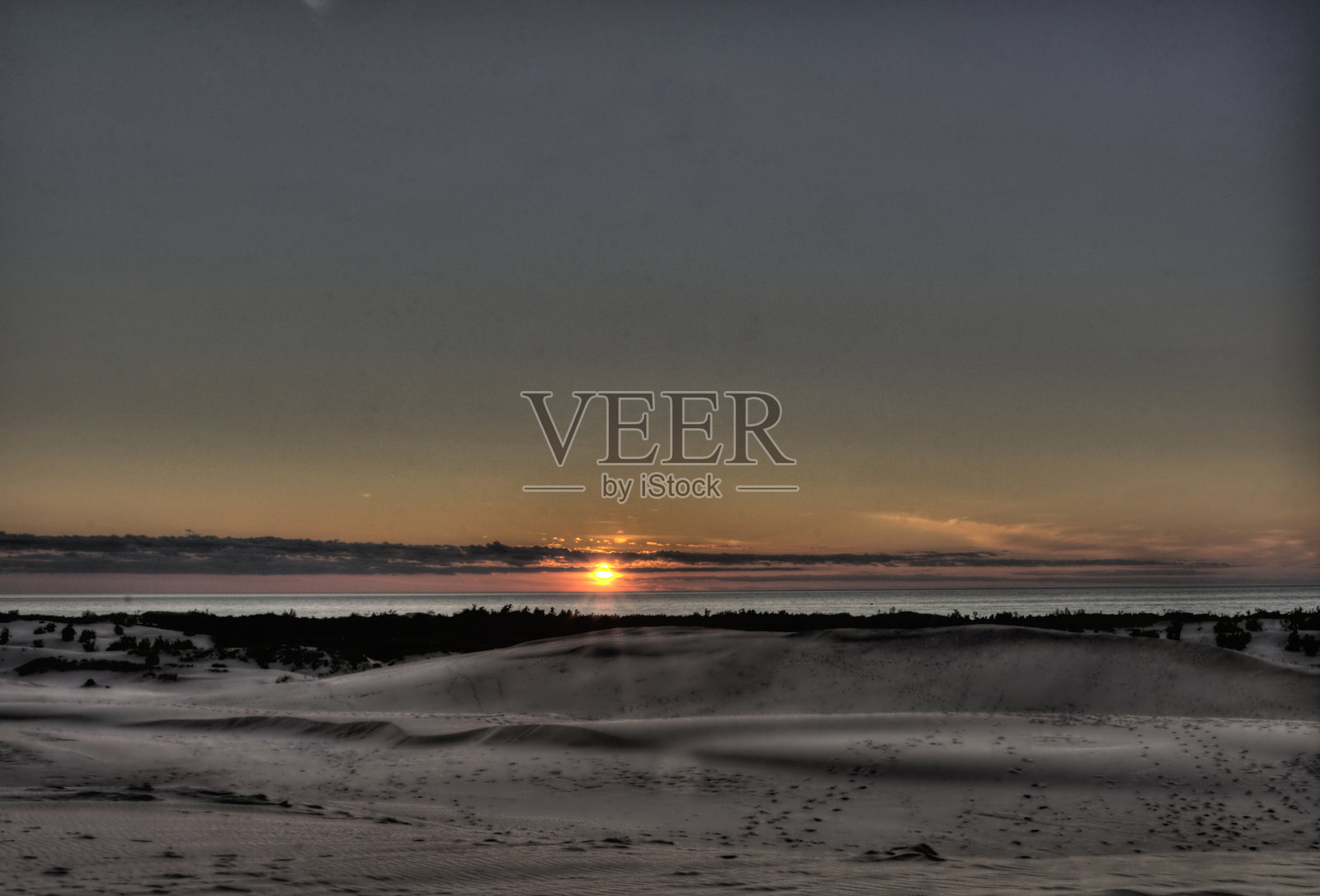 密歇根州银湖州立公园的夏季日落照片摄影图片