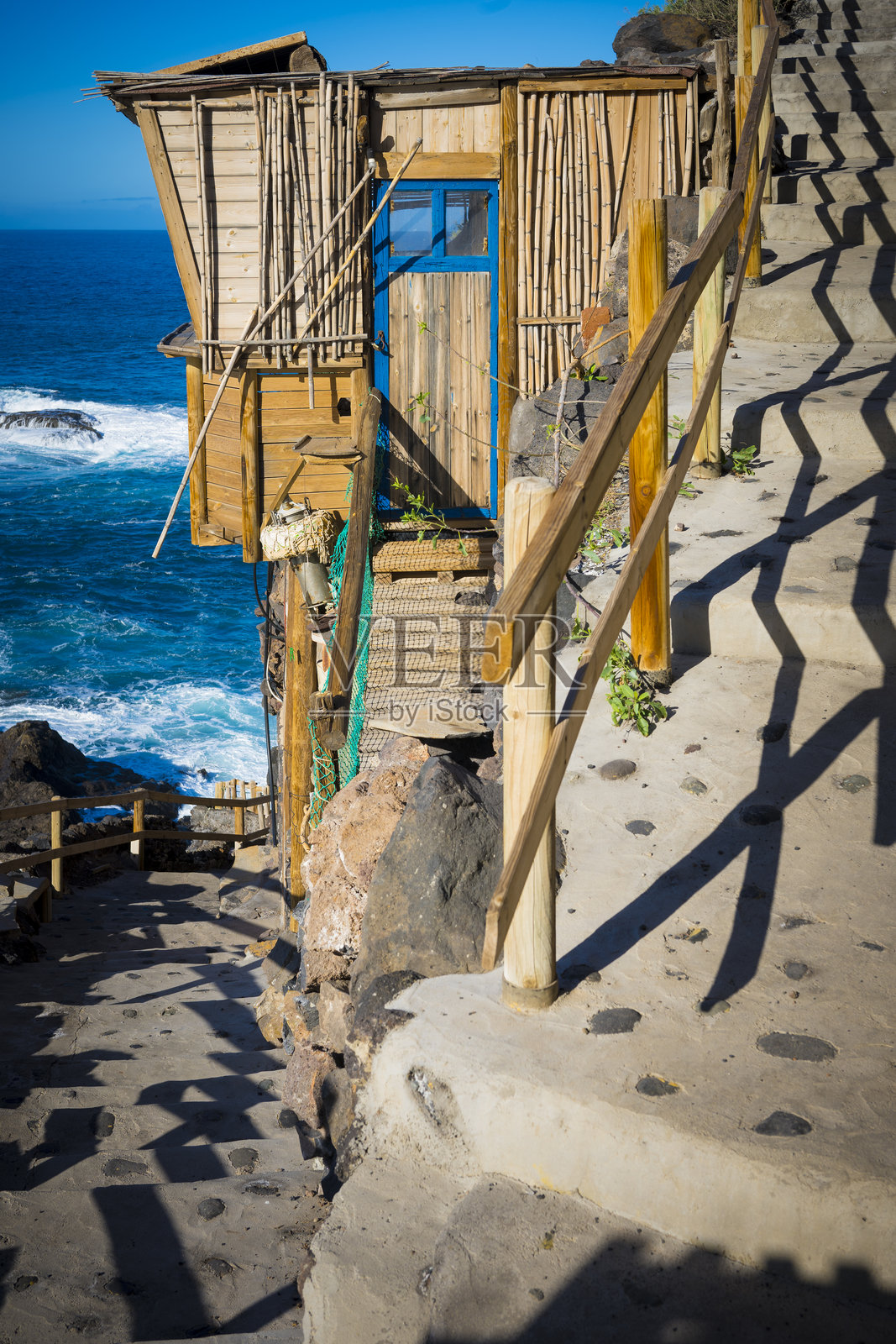 拉帕尔马岛加那利群岛普恩塔戈尔达的悬崖房屋景观照片摄影图片