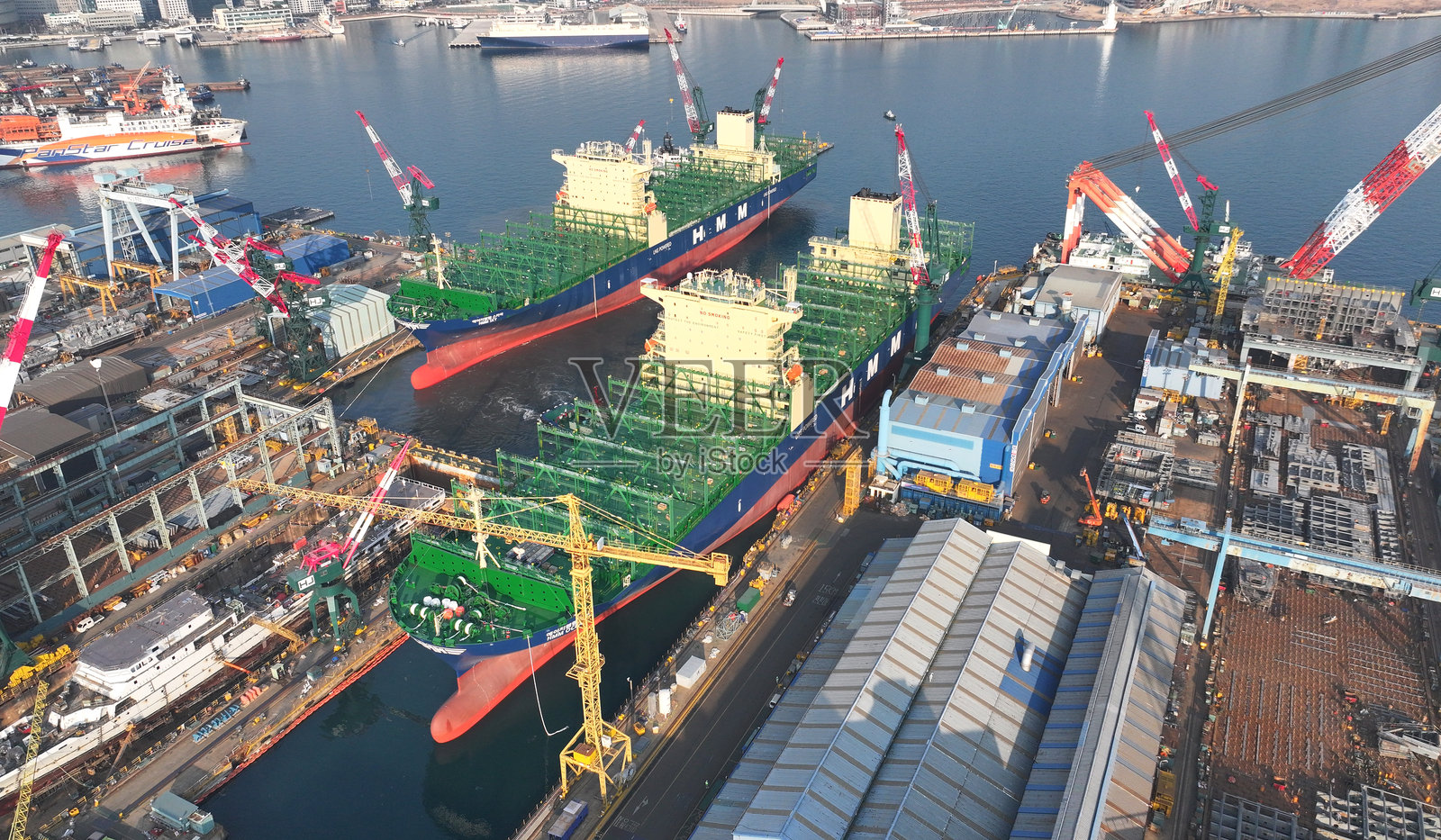 在干船坞建造船只照片摄影图片