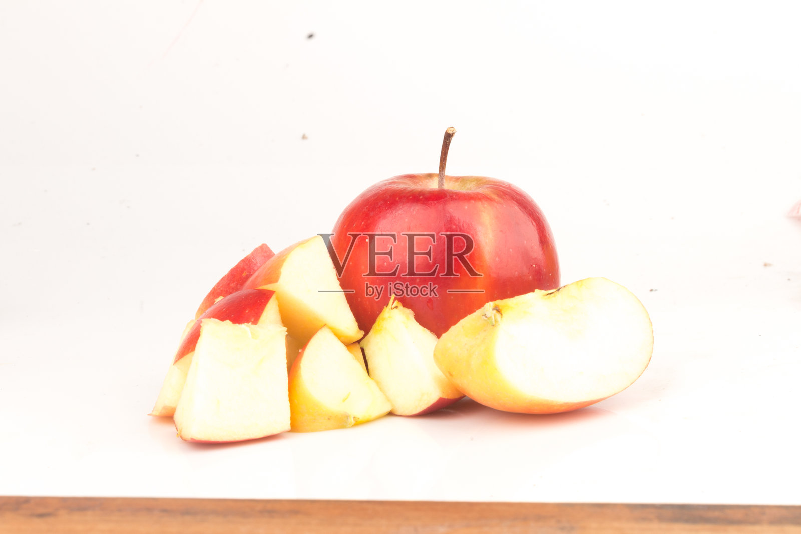 白色背景上的苹果孤立图像照片摄影图片