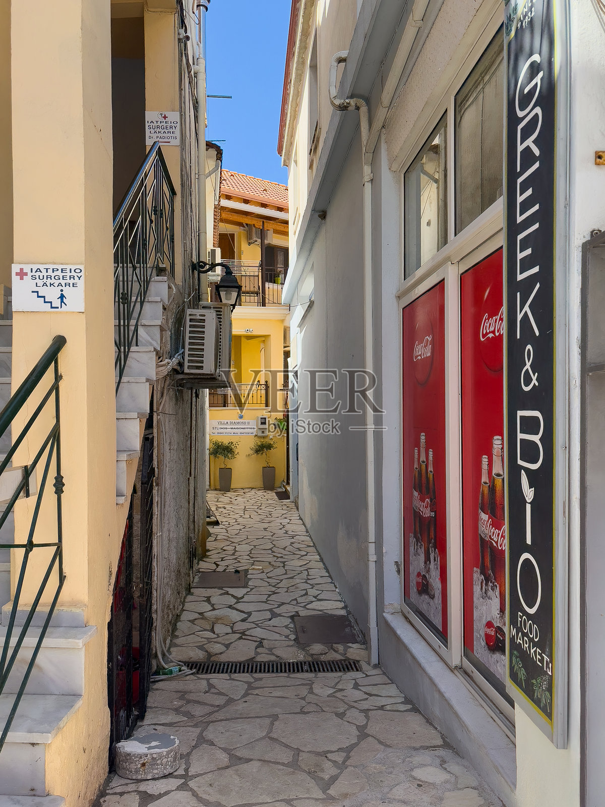 希腊帕尔加的狭窄小巷照片摄影图片