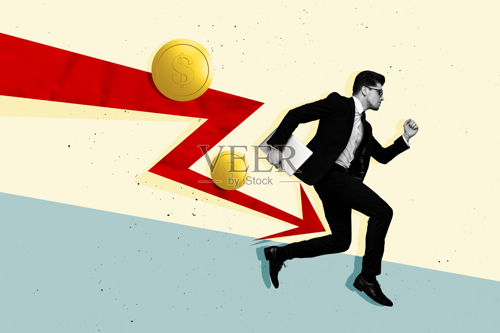 愤怒的男人穿着西装，手持MacBook，奔跑着，图表显示失败和危机，美元硬币下跌，背景为涂鸦风格的合成照片拼贴。照片摄影图片