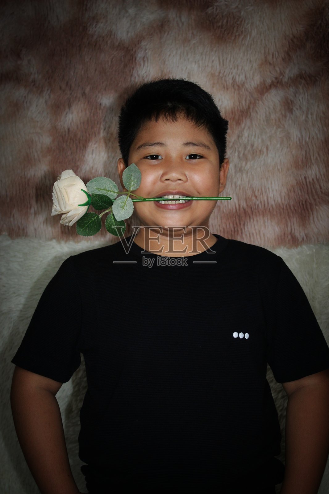 年轻儿童的肖像照片摄影图片