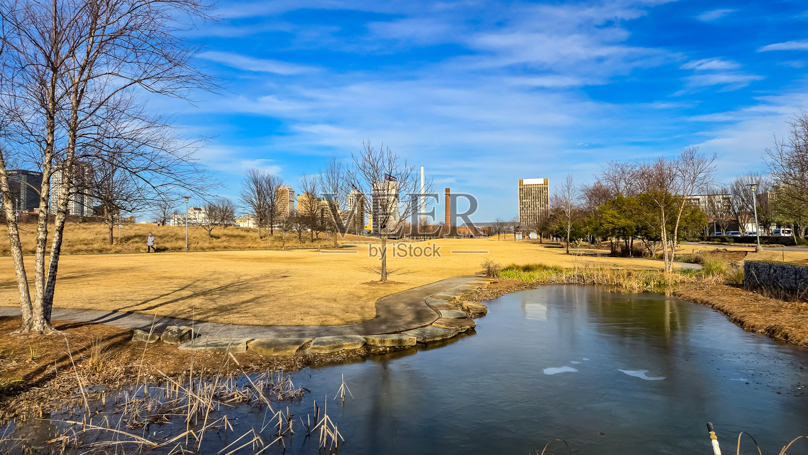 冬季水域，冰冻铁路公园，阿拉巴马州伯明翰照片摄影图片