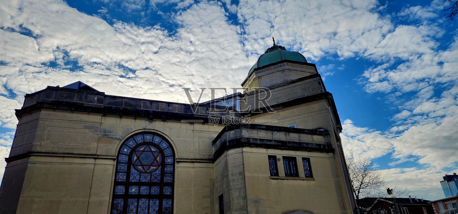 黎明时分的教堂照片摄影图片