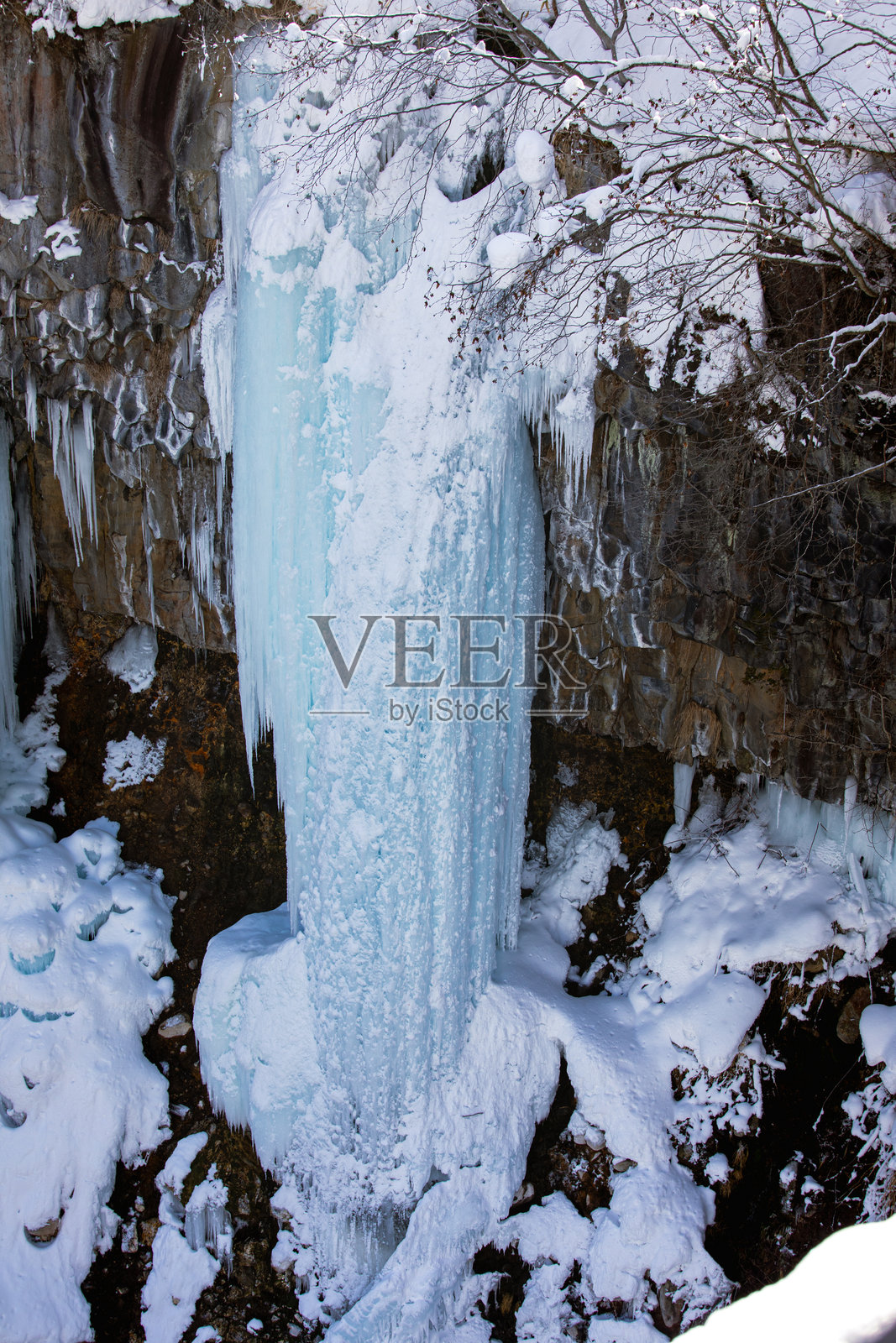美瑛的白髭冰瀑布照片摄影图片