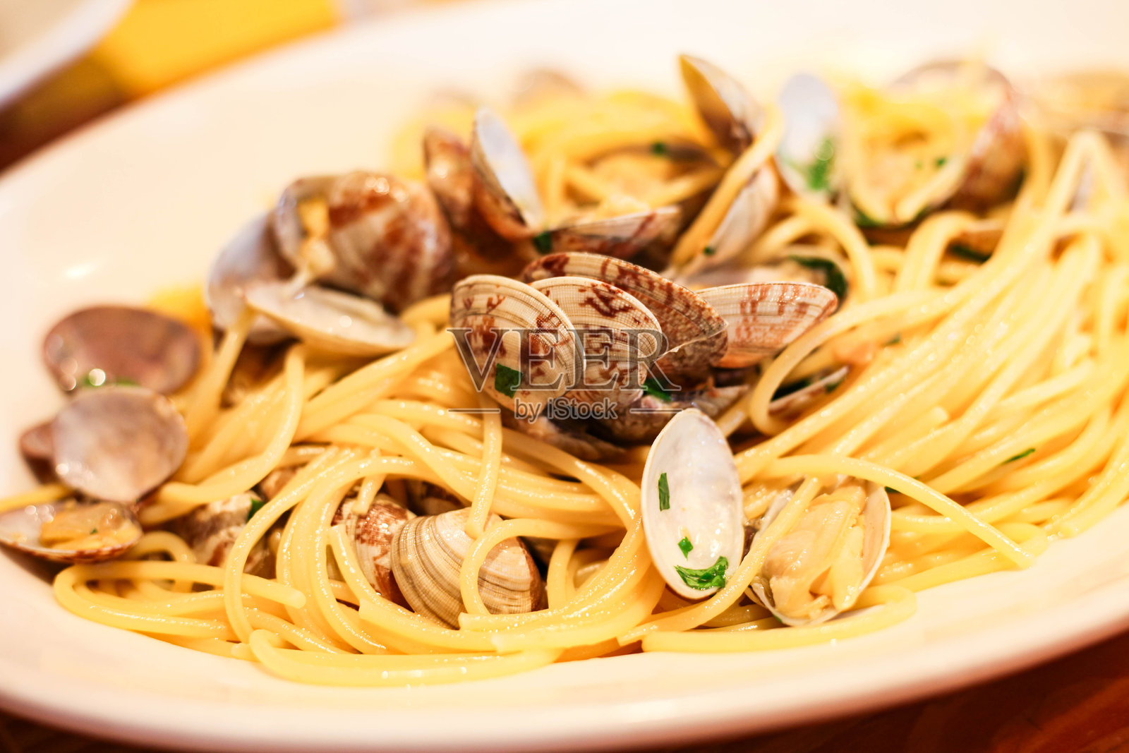 美味蛤蜊意大利面的照片照片摄影图片