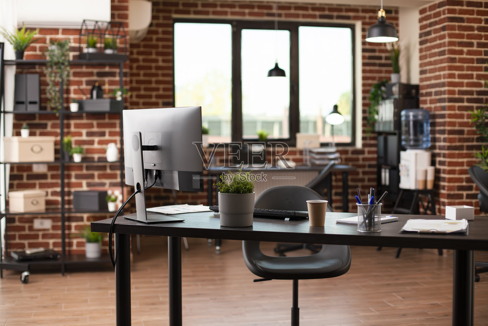 整洁的创业办公室准备就绪照片摄影图片