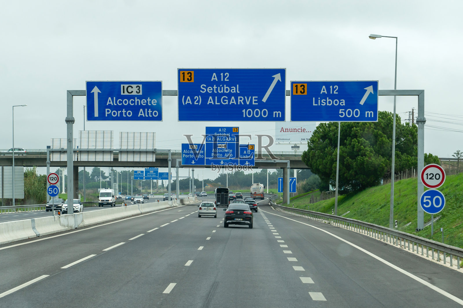 道路上的交通照片摄影图片