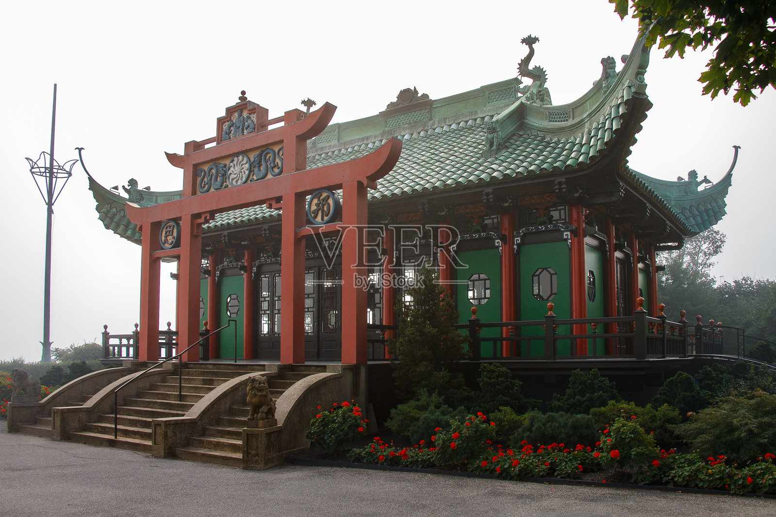 美国罗德岛纽波特大理石屋庄园花园中的中国房屋照片摄影图片