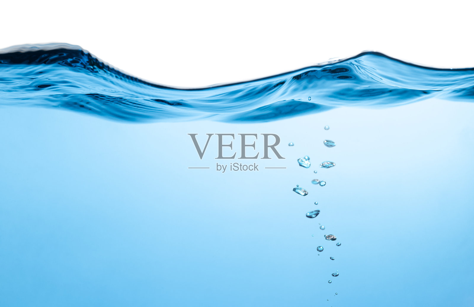 水下气泡浮起。水波，纯净水，氧气放松。蓝色水纹在白色背景上。照片摄影图片