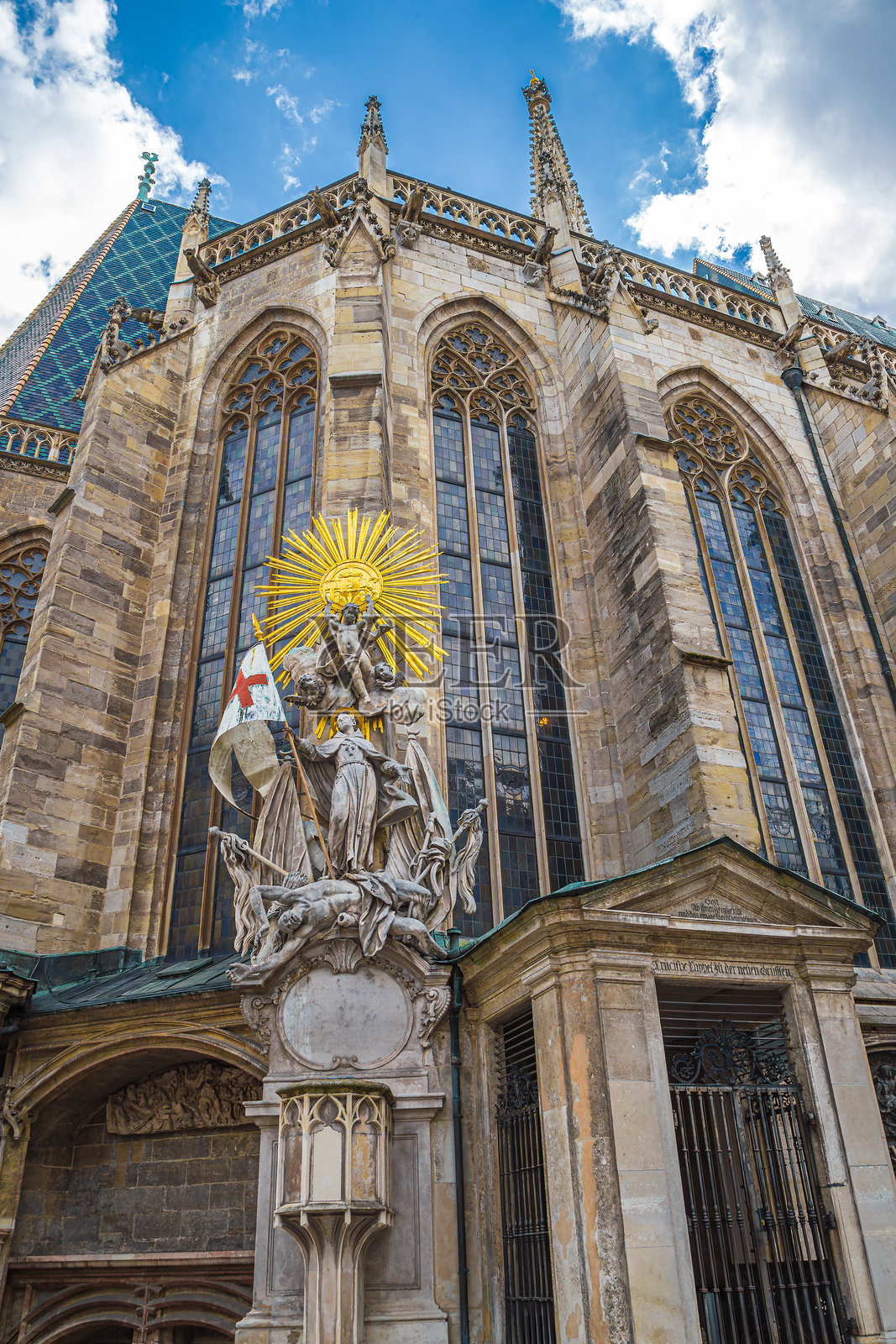 维也纳，奥地利，圣斯蒂芬大教堂的哥特式中世纪卡皮斯特兰唱诗班，毗邻地下墓穴入口照片摄影图片