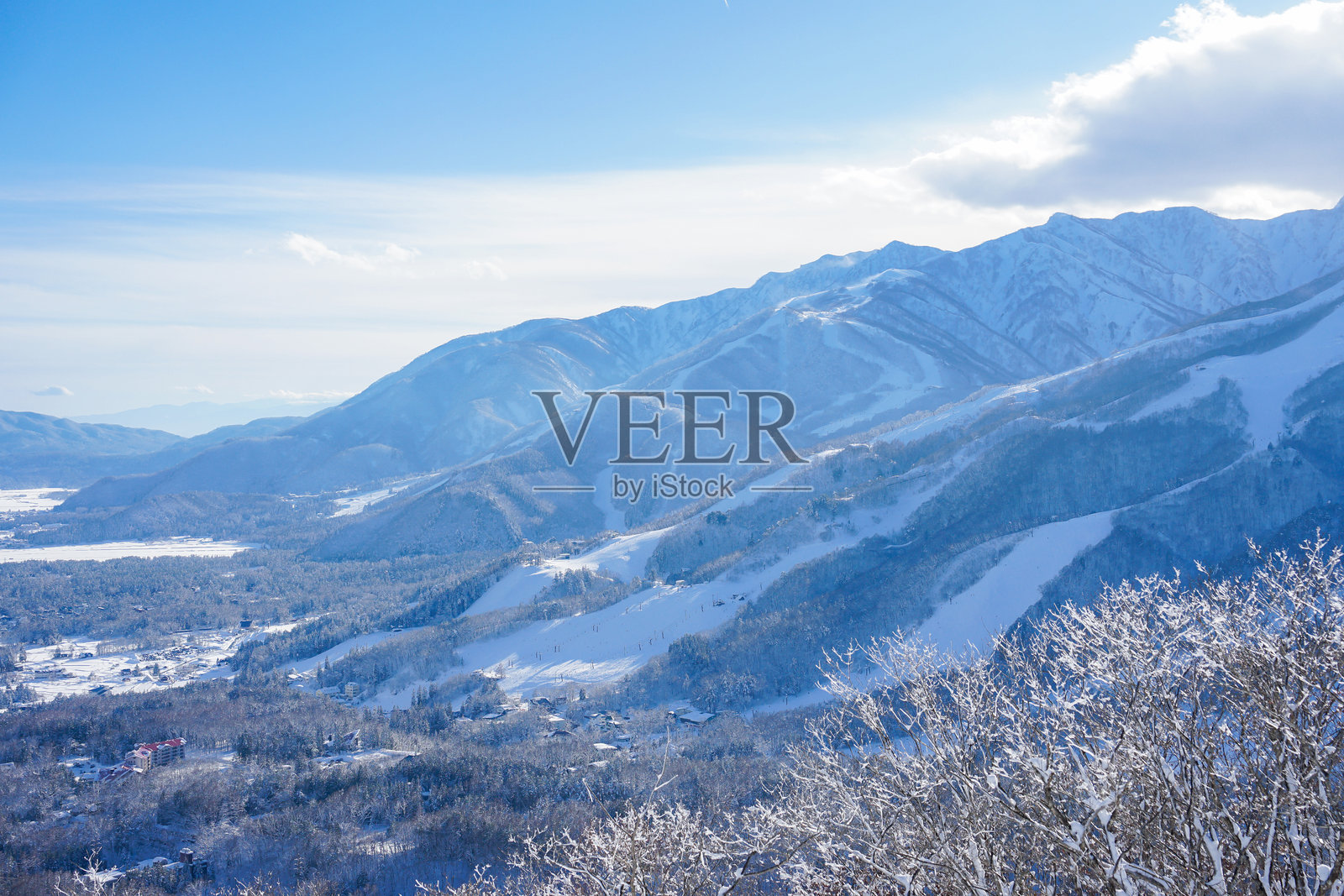 日本冬季的日本阿尔卑斯山。照片摄影图片