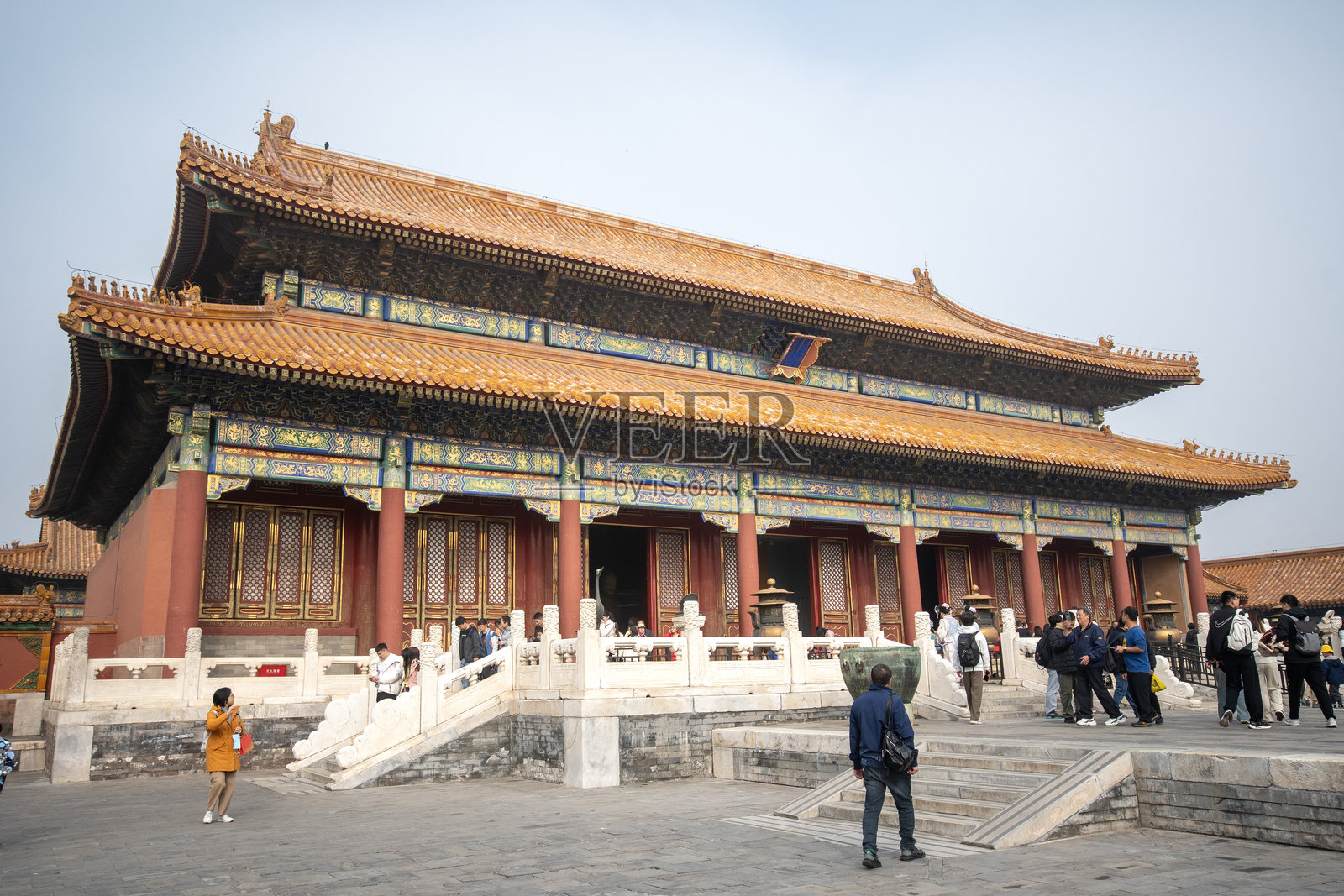 游客参观北京的故宫照片摄影图片