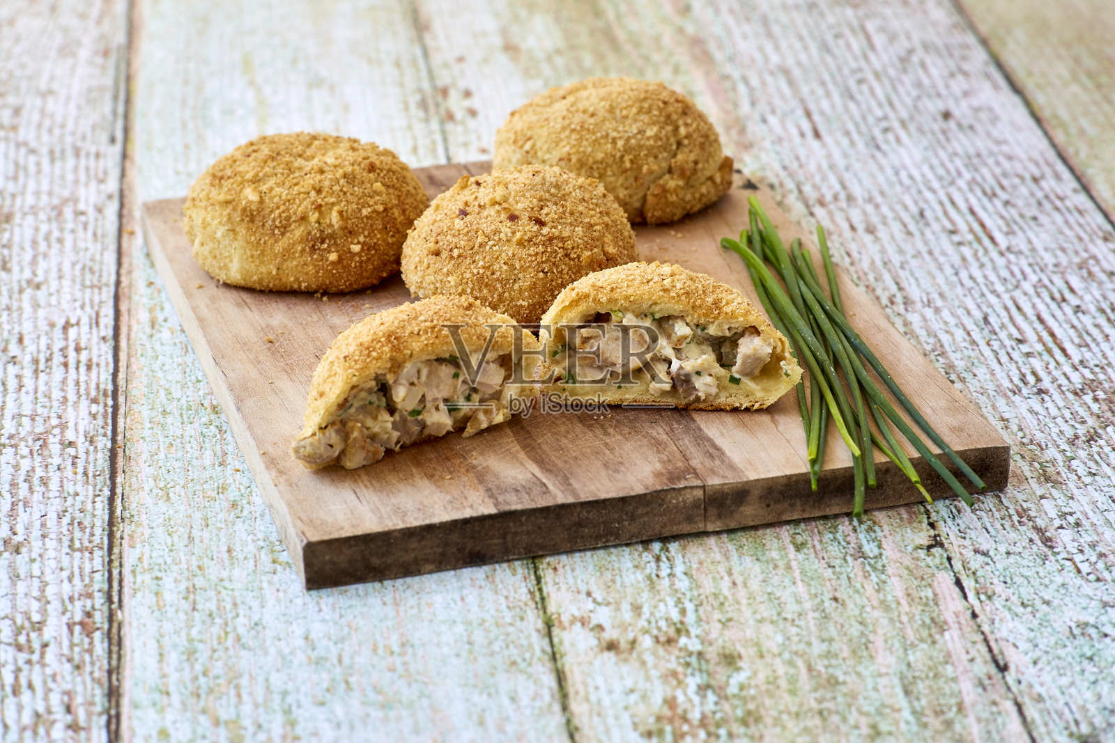 鸡肉奶酪包照片摄影图片