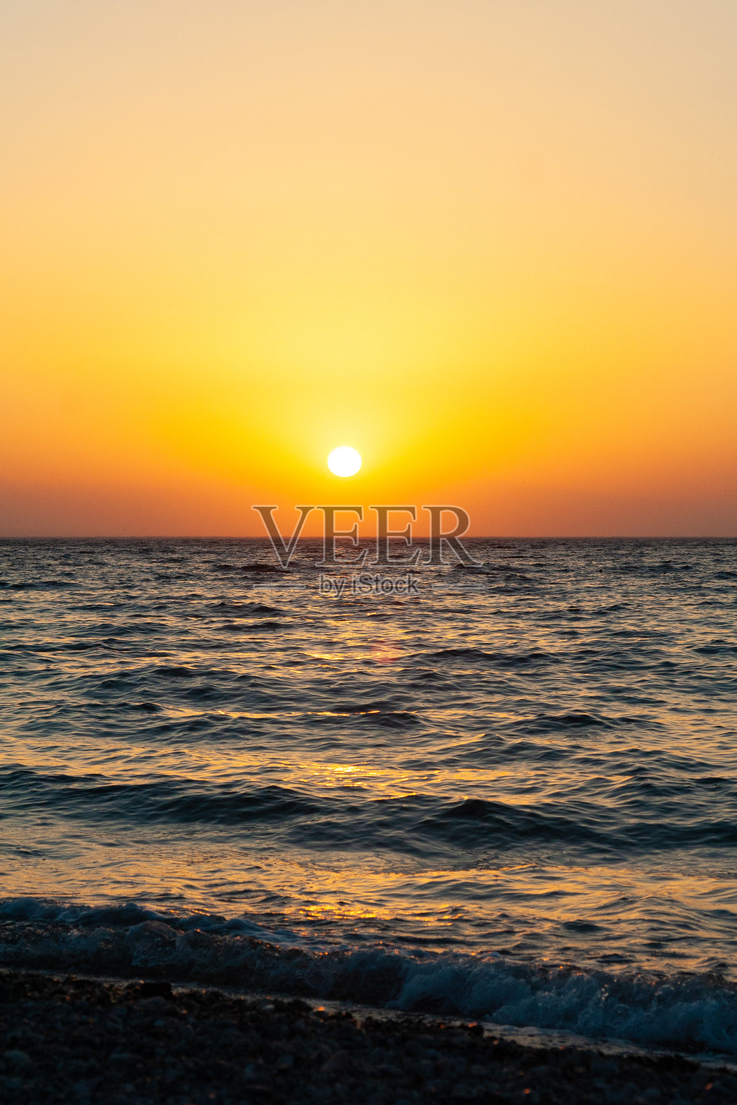 美丽的海滩日落戏剧性风景照片摄影图片