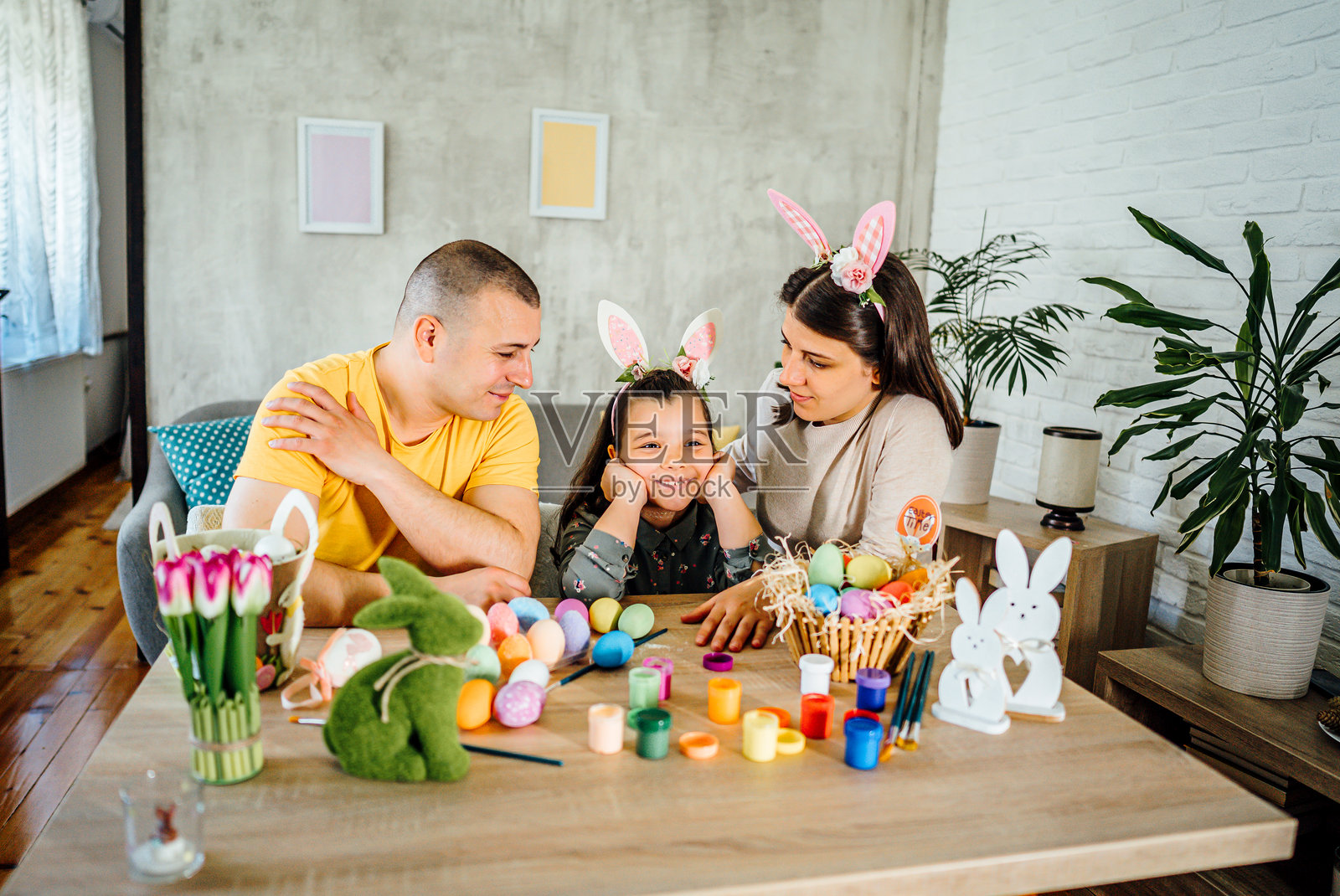 家庭装饰复活节彩蛋照片摄影图片