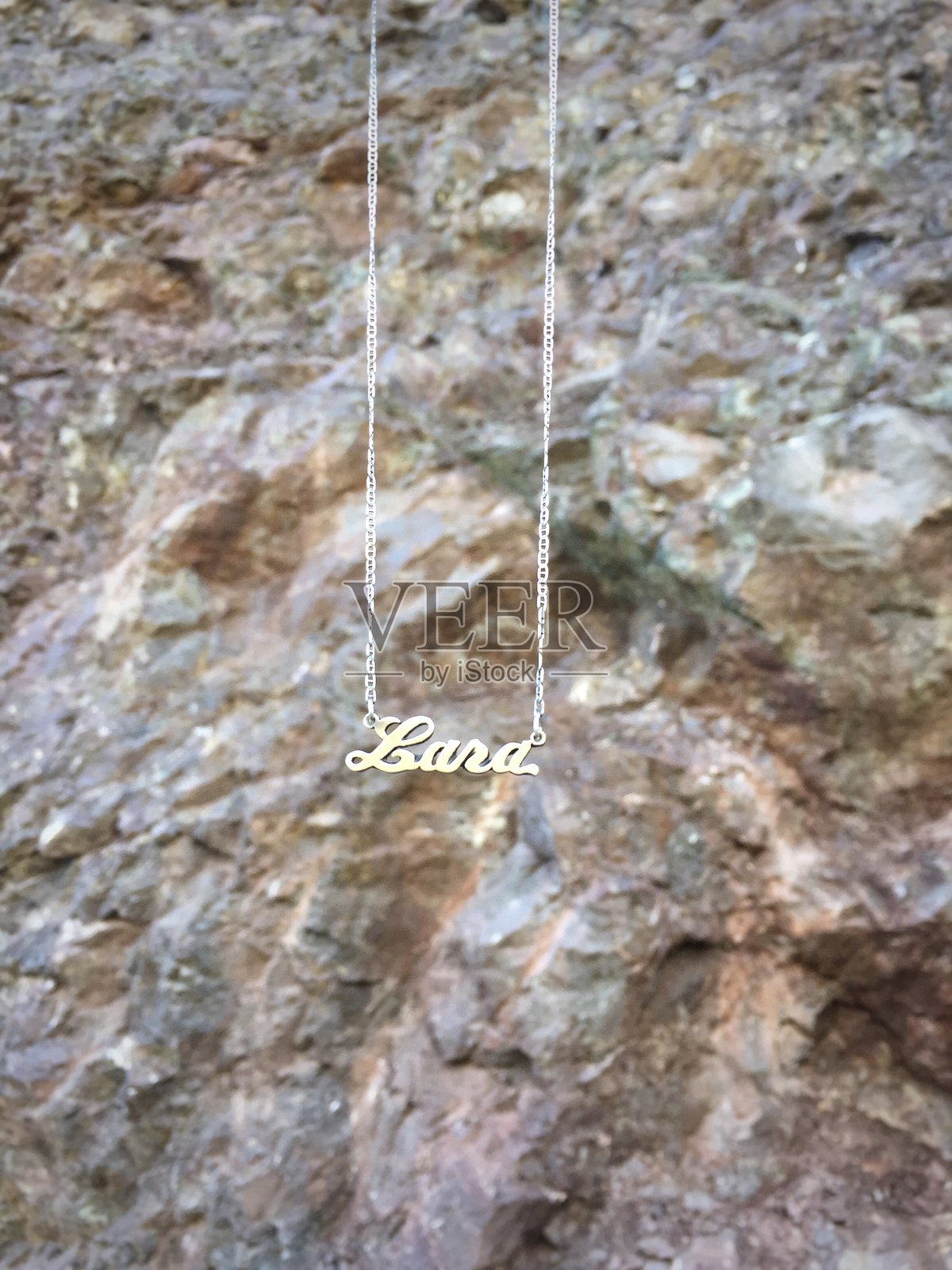 岩石中的名字照片摄影图片