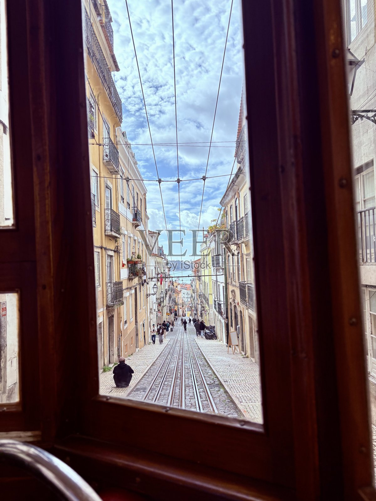 里斯本著名的比卡电梯内部照片摄影图片