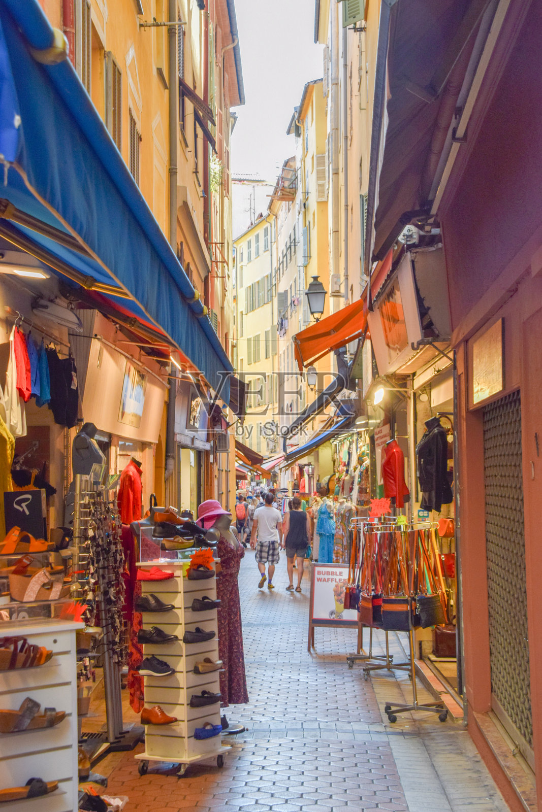 法国南部的美丽老城区照片摄影图片