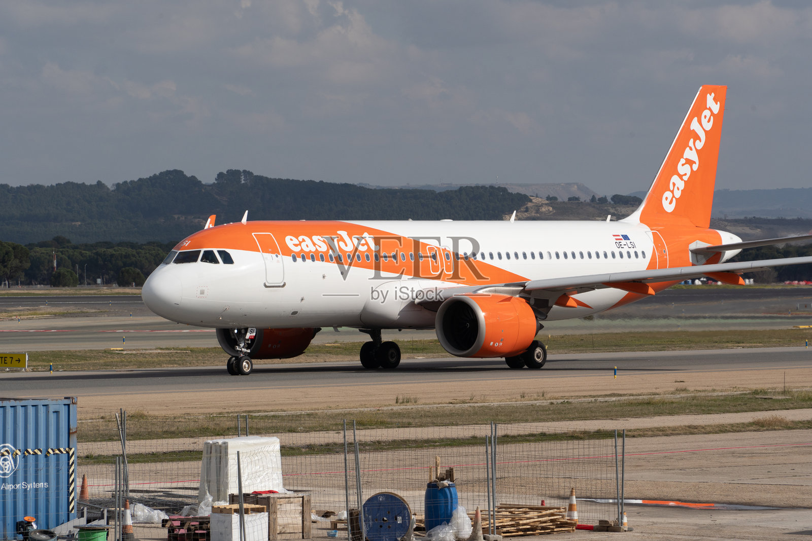 易捷航空空客A320照片摄影图片