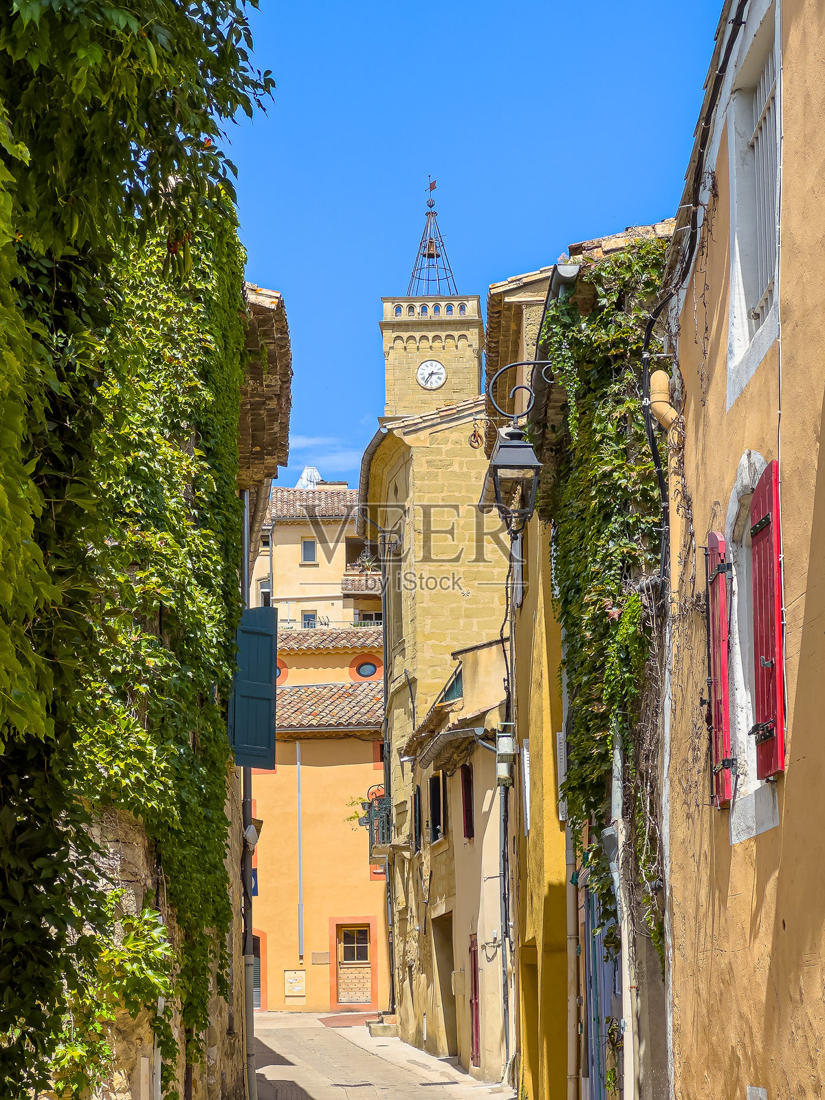 迷人的圣昆廷拉波特里：探索永恒的村庄街道照片摄影图片