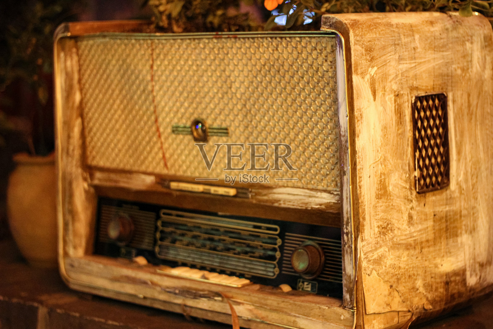 复古设计的老式收音机照片摄影图片
