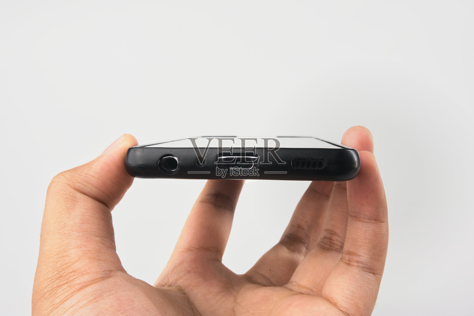 手持智能手机接口的特写视图，背景中性照片摄影图片