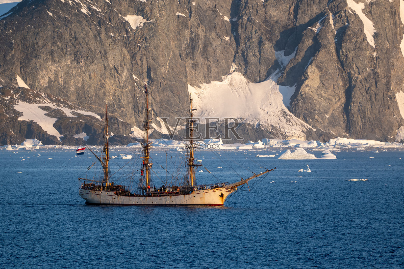 南极洲南海洋的潮流。旅游与科学。照片摄影图片