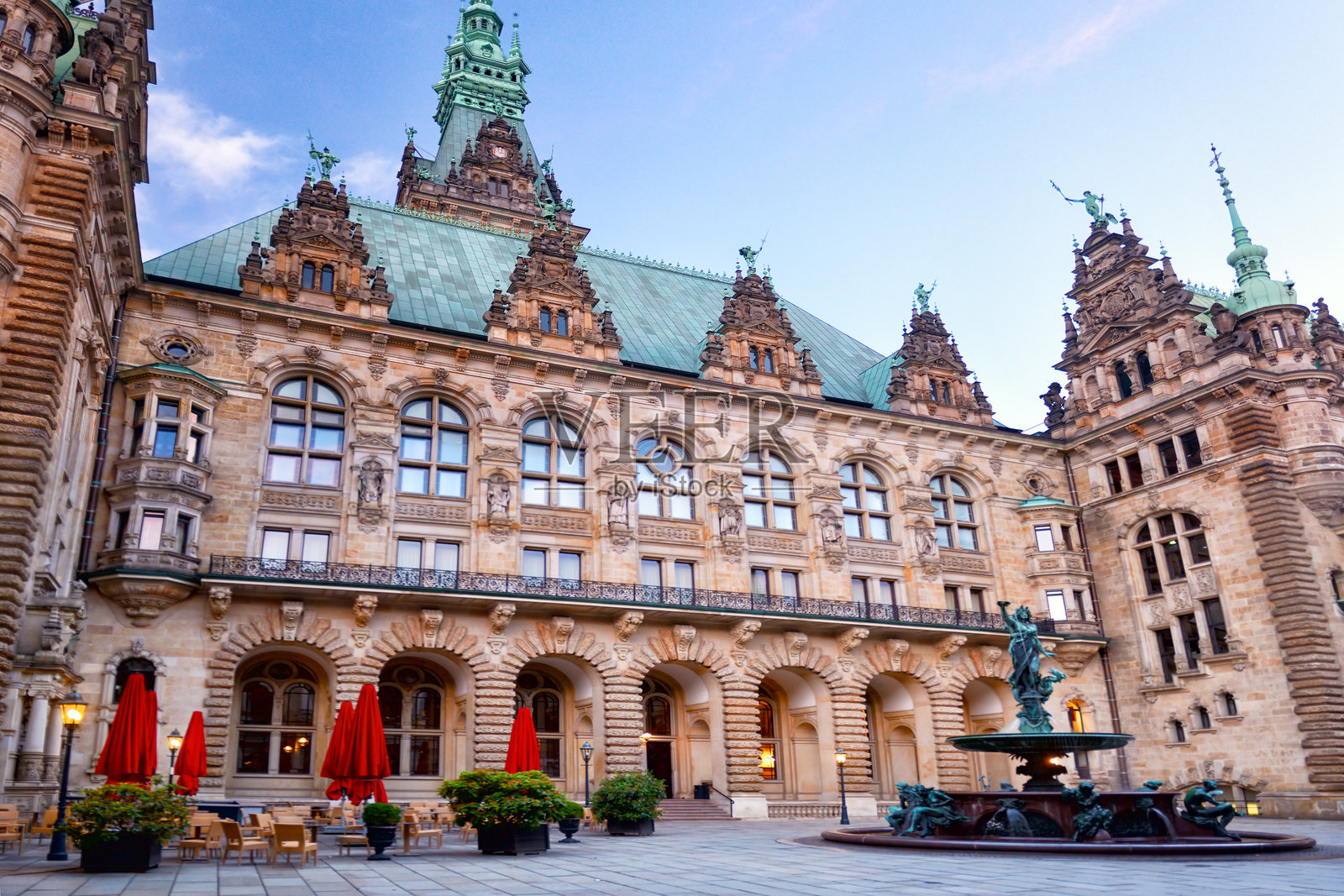汉堡市政厅的庭院照片摄影图片