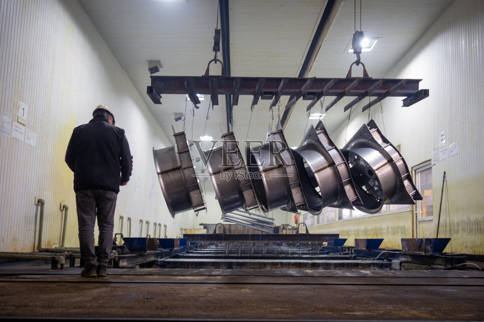 热浸镀锌工艺前的原材料。照片摄影图片