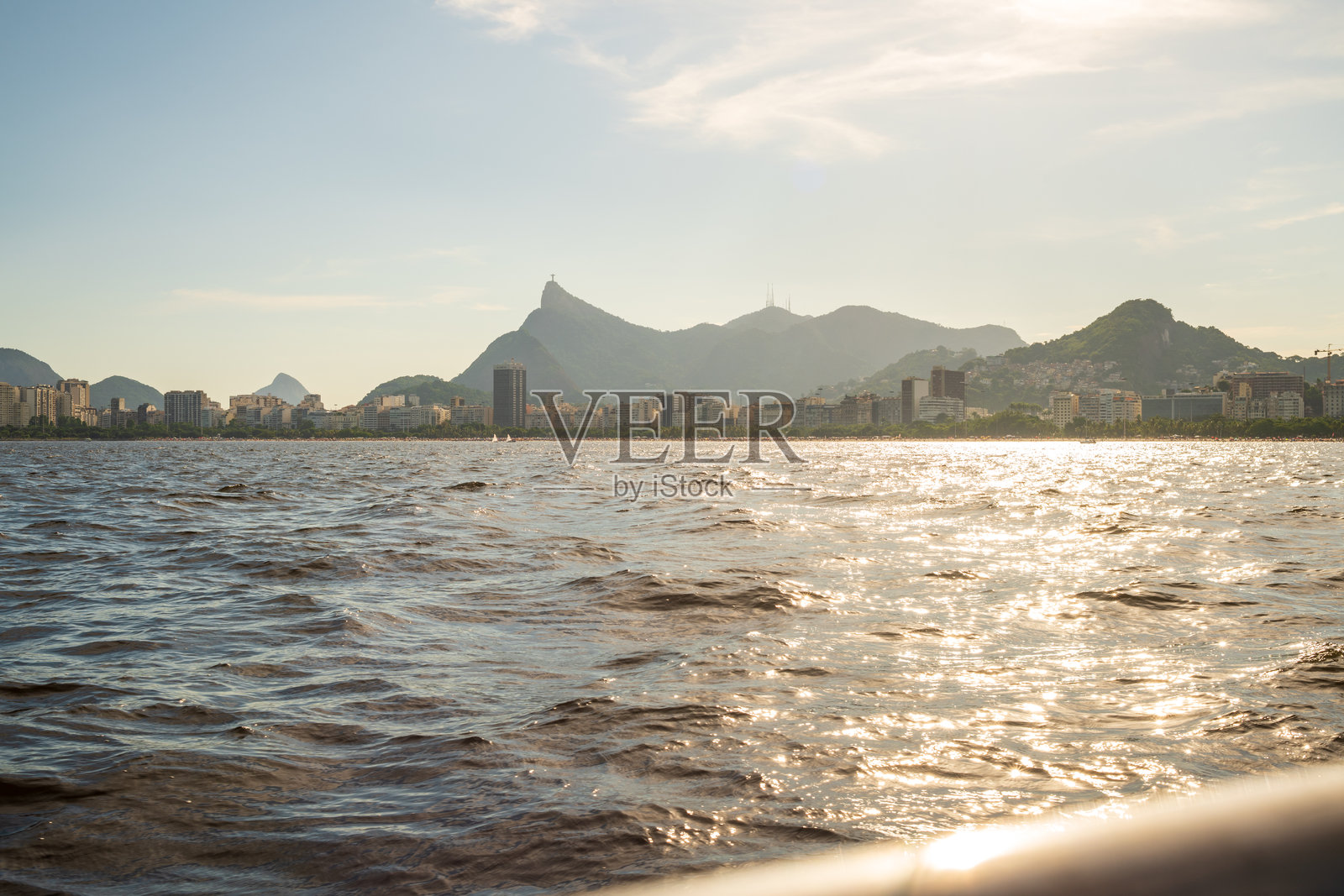 从瓜纳巴拉湾看里约热内卢照片摄影图片