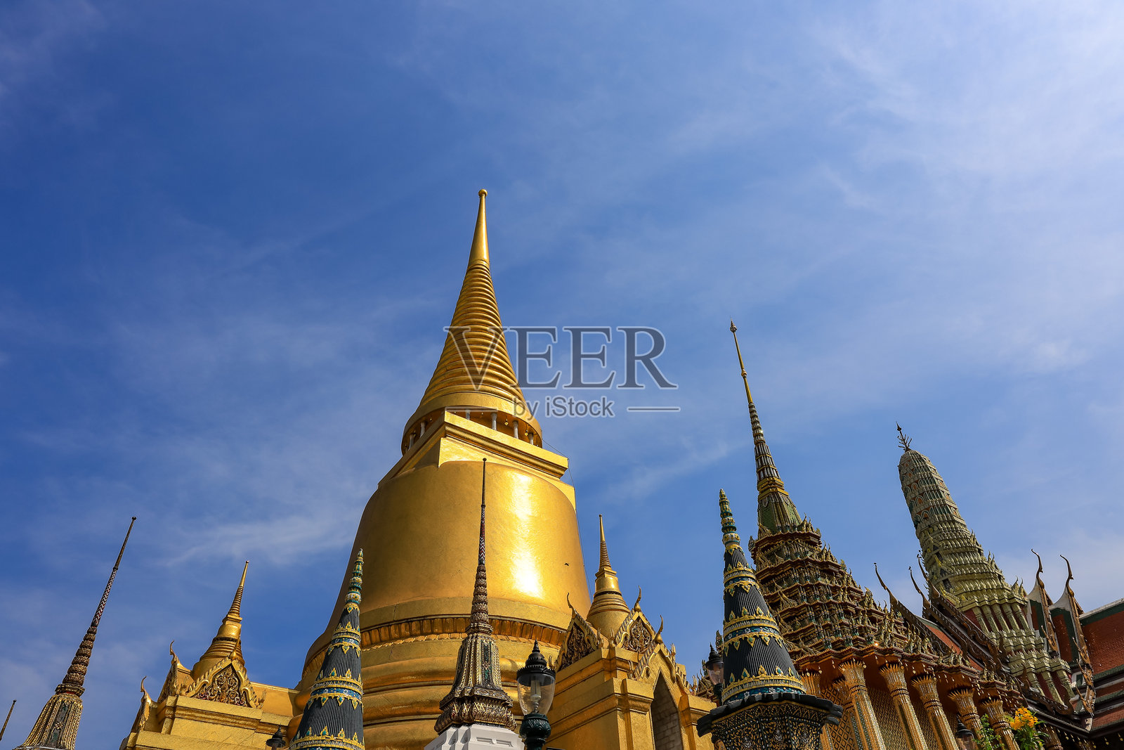 大皇宫内的玉佛寺。这里是泰国曼谷的主要旅游景点。照片摄影图片