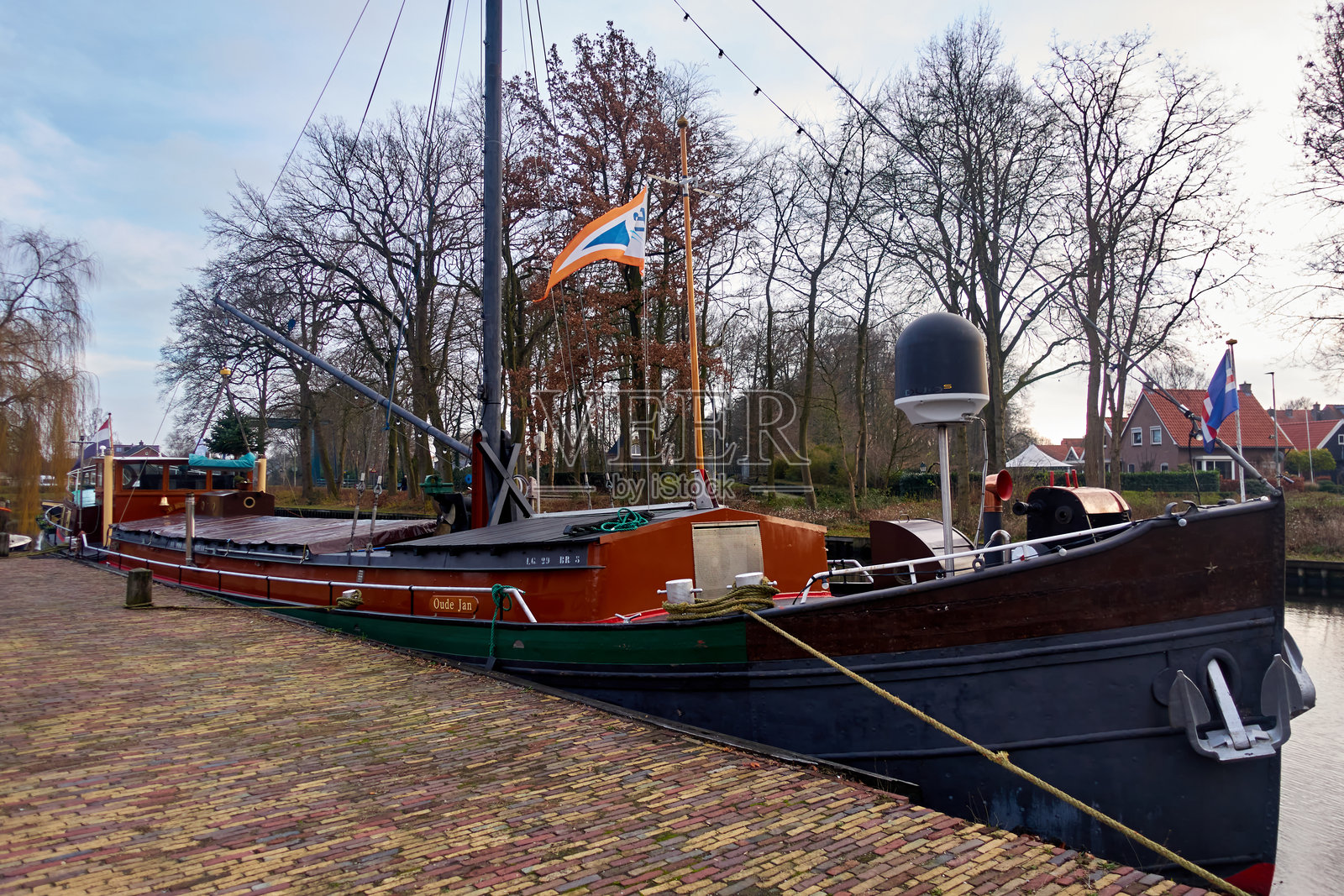荷兰哈瑟尔特的历史货船照片摄影图片