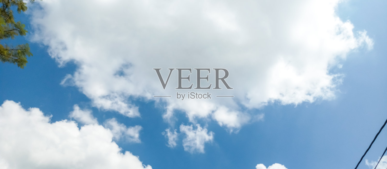 白天蓝天白云的自然景观照片摄影图片