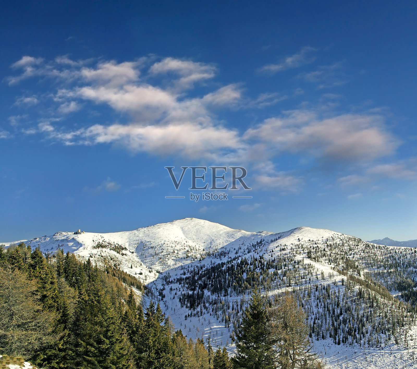 奥地利阿尔卑斯山卡恩滕州诺克山脉的巴德克莱因基希姆滑雪区照片摄影图片