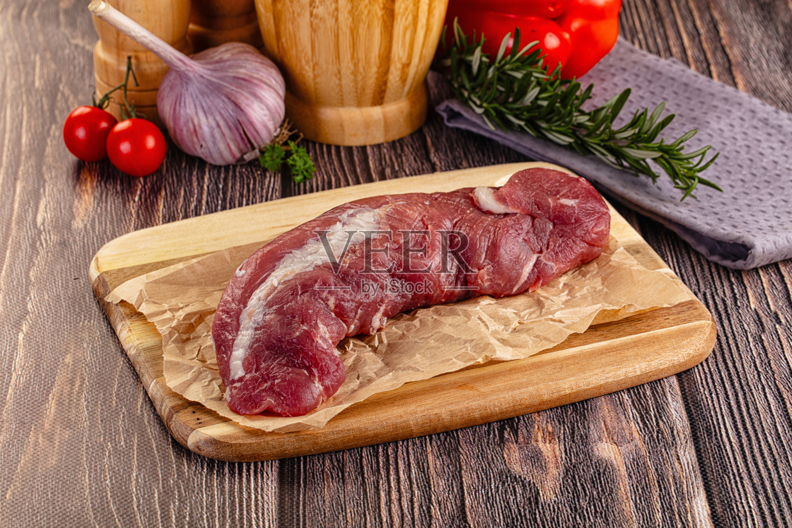 生猪肉里脊肉片照片摄影图片