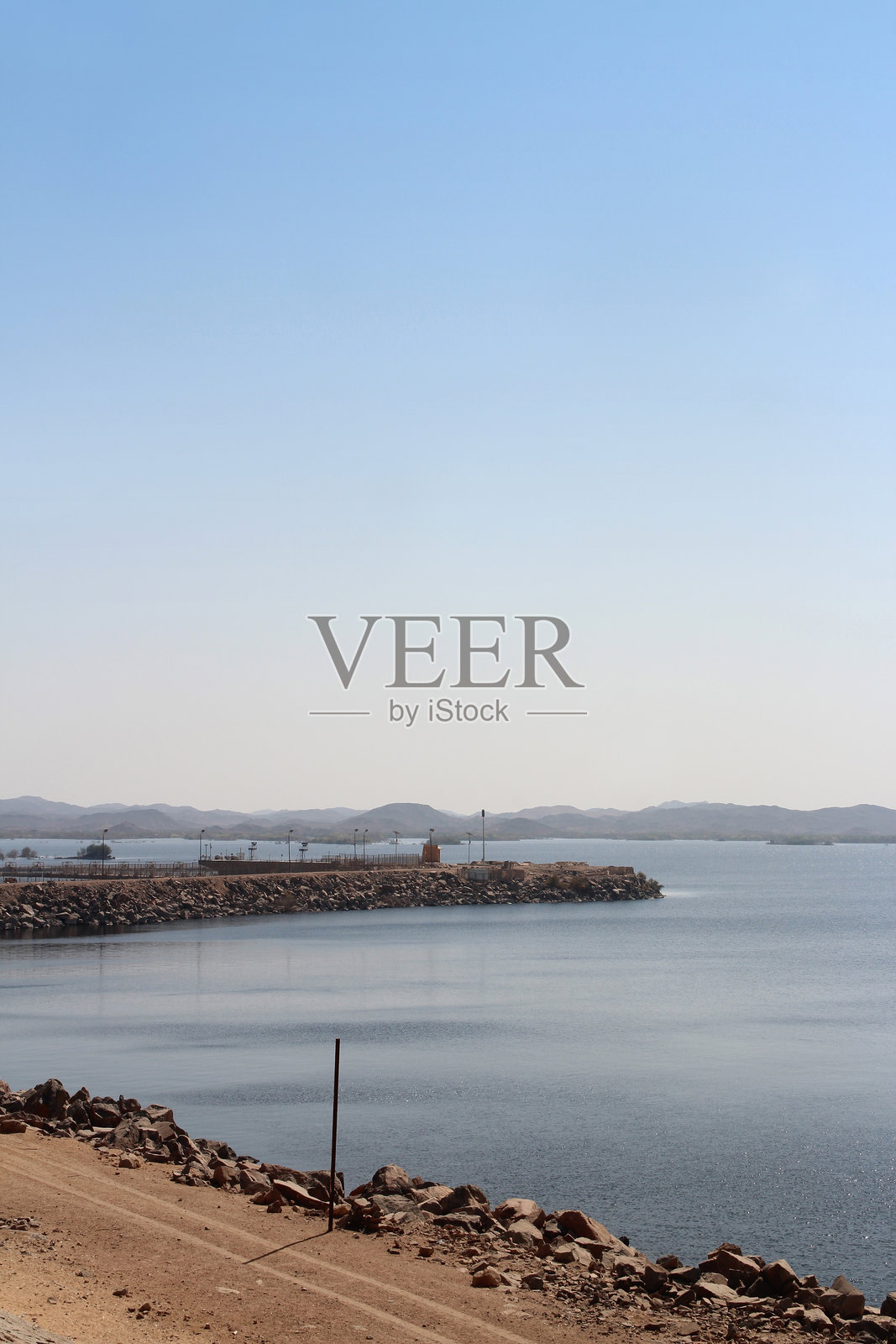 阿斯旺大坝的蓝色全景视图照片摄影图片