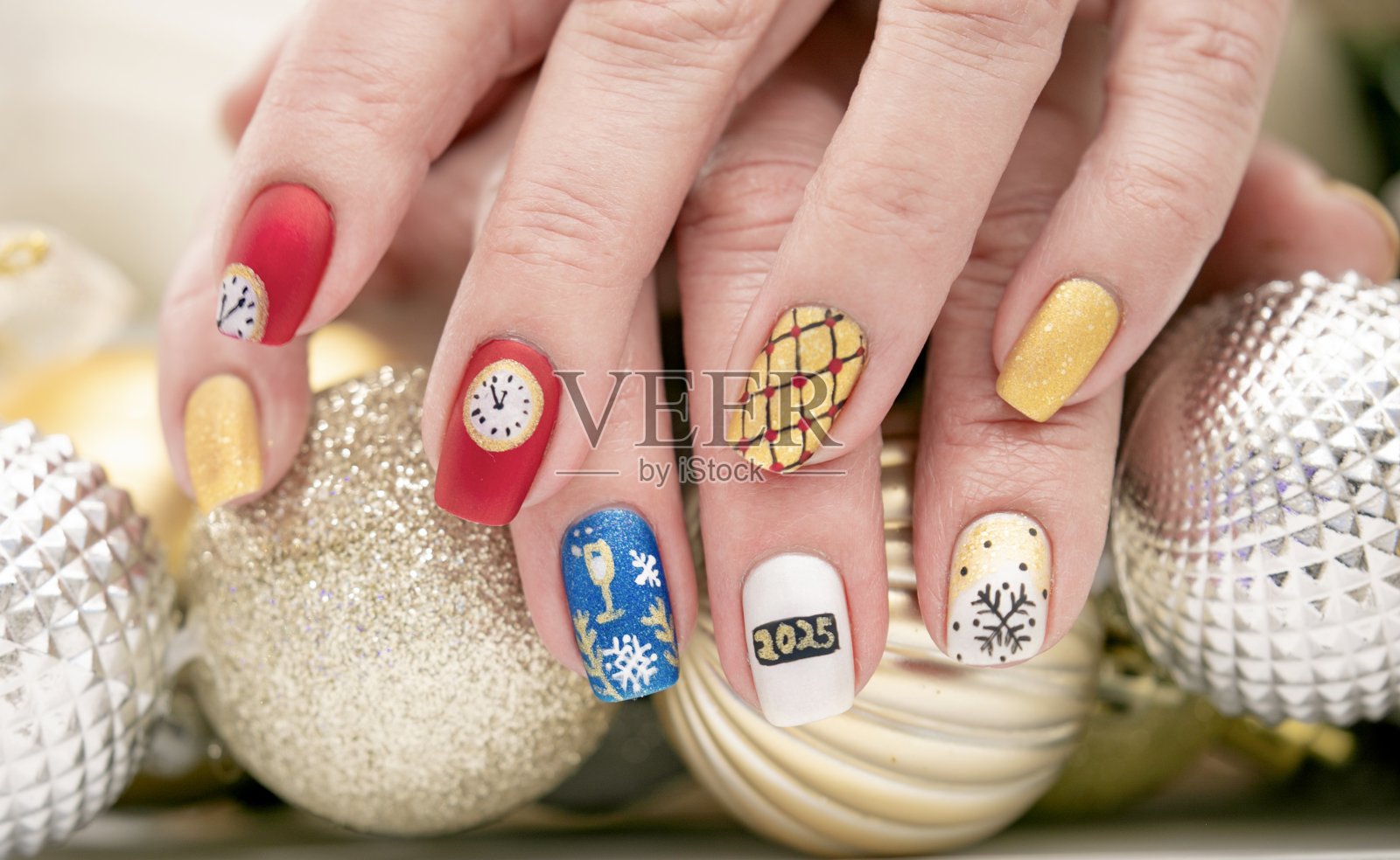 新年夜指甲艺术设计照片摄影图片